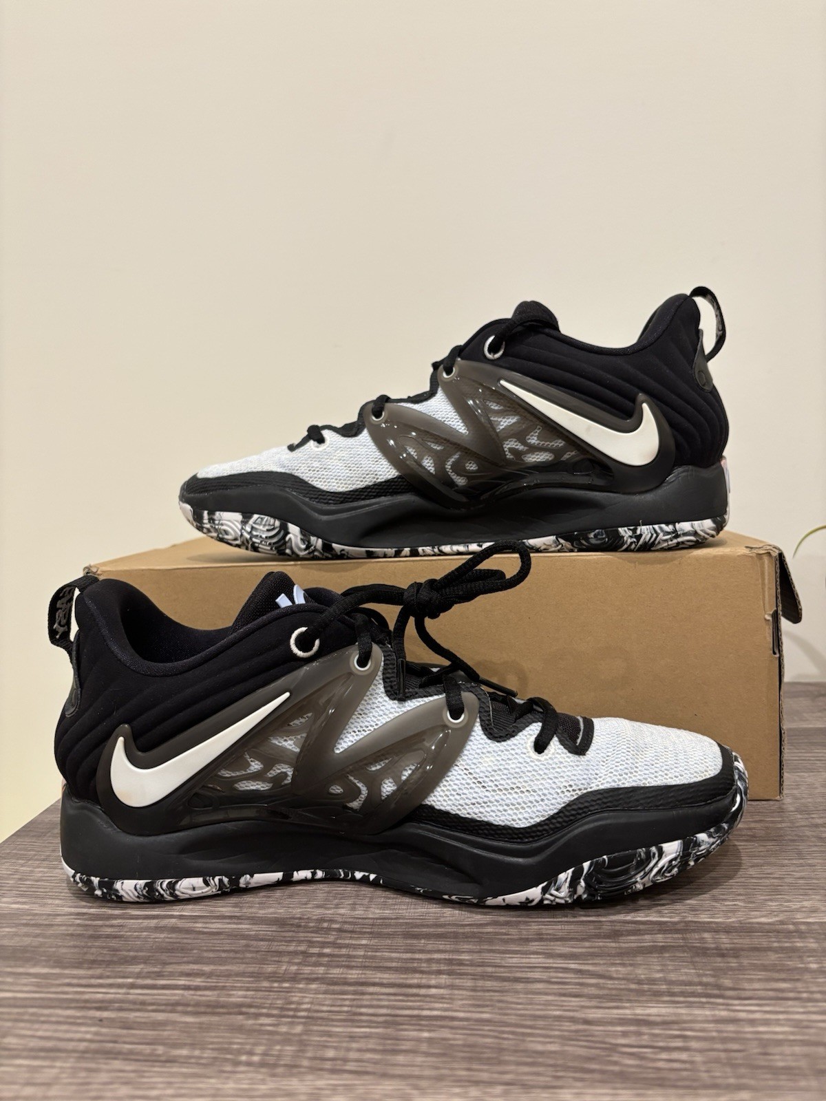 Nike KD 15 Refuge Black White 8.5M