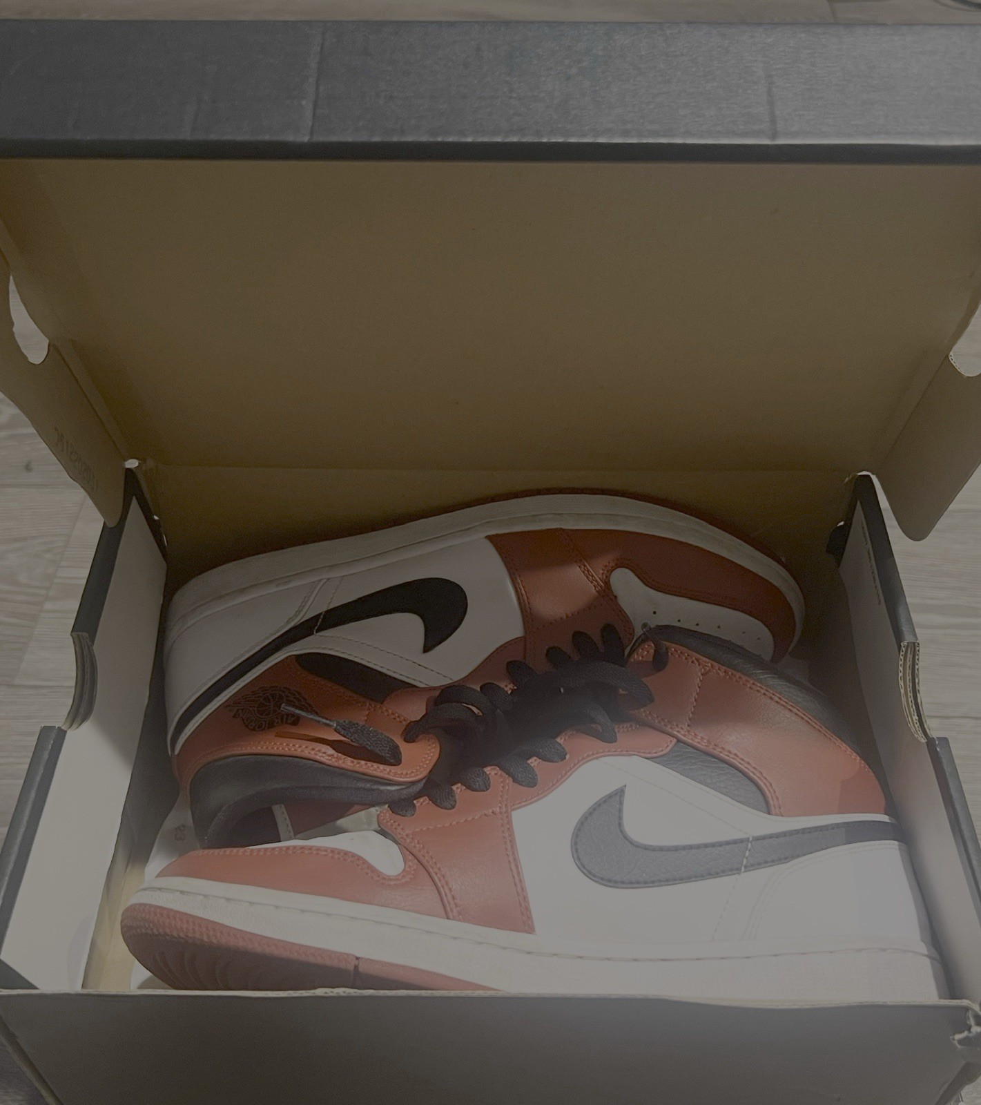 Jordan Air Jordan 1 Mid Chicago White/Gym Red/Black 554724-173 2020