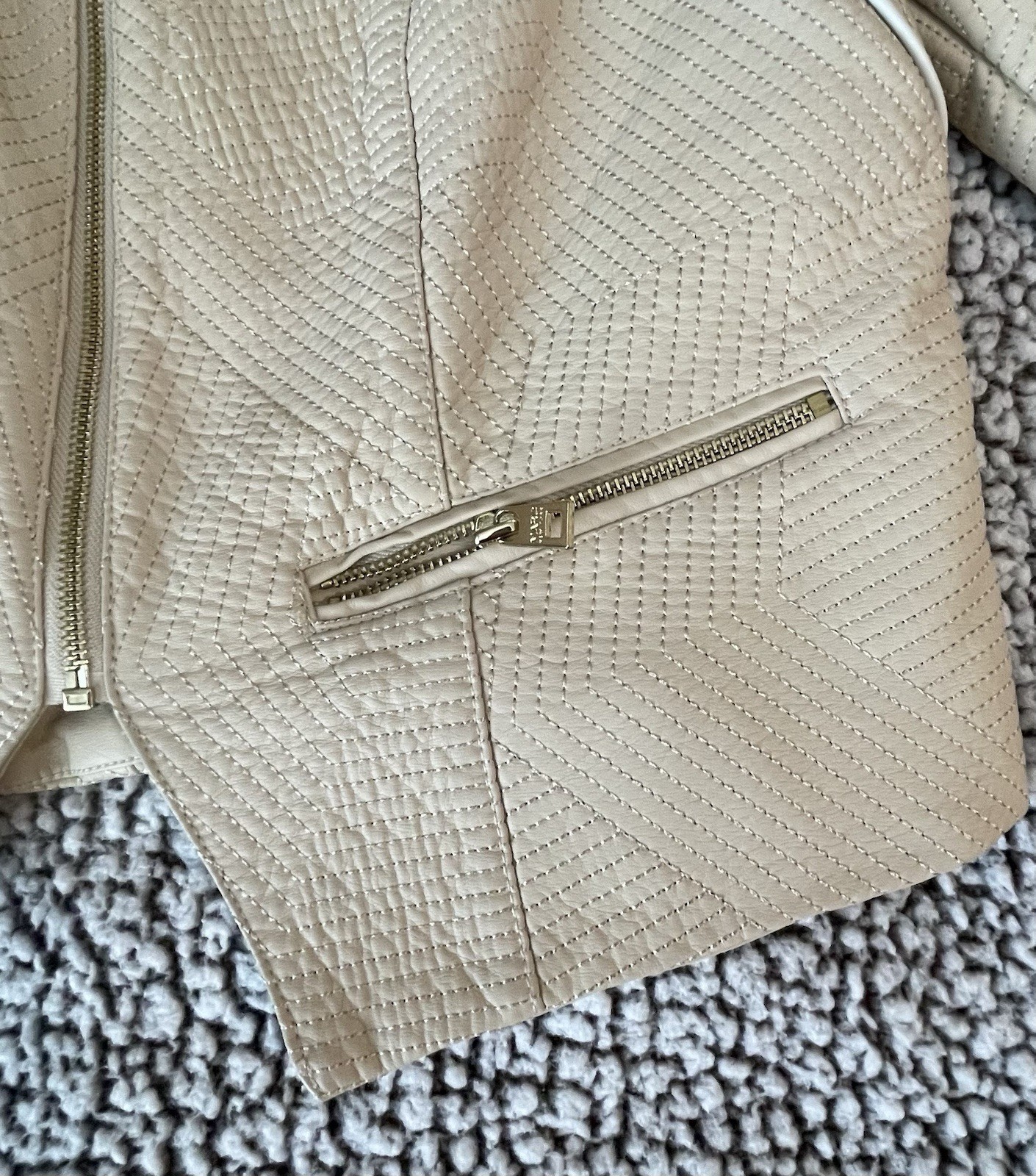 MARC NEW YORK ANDREW MARC JACKET BEIGE GOLD ZIPPERS SIZE M 100% Polyurethane