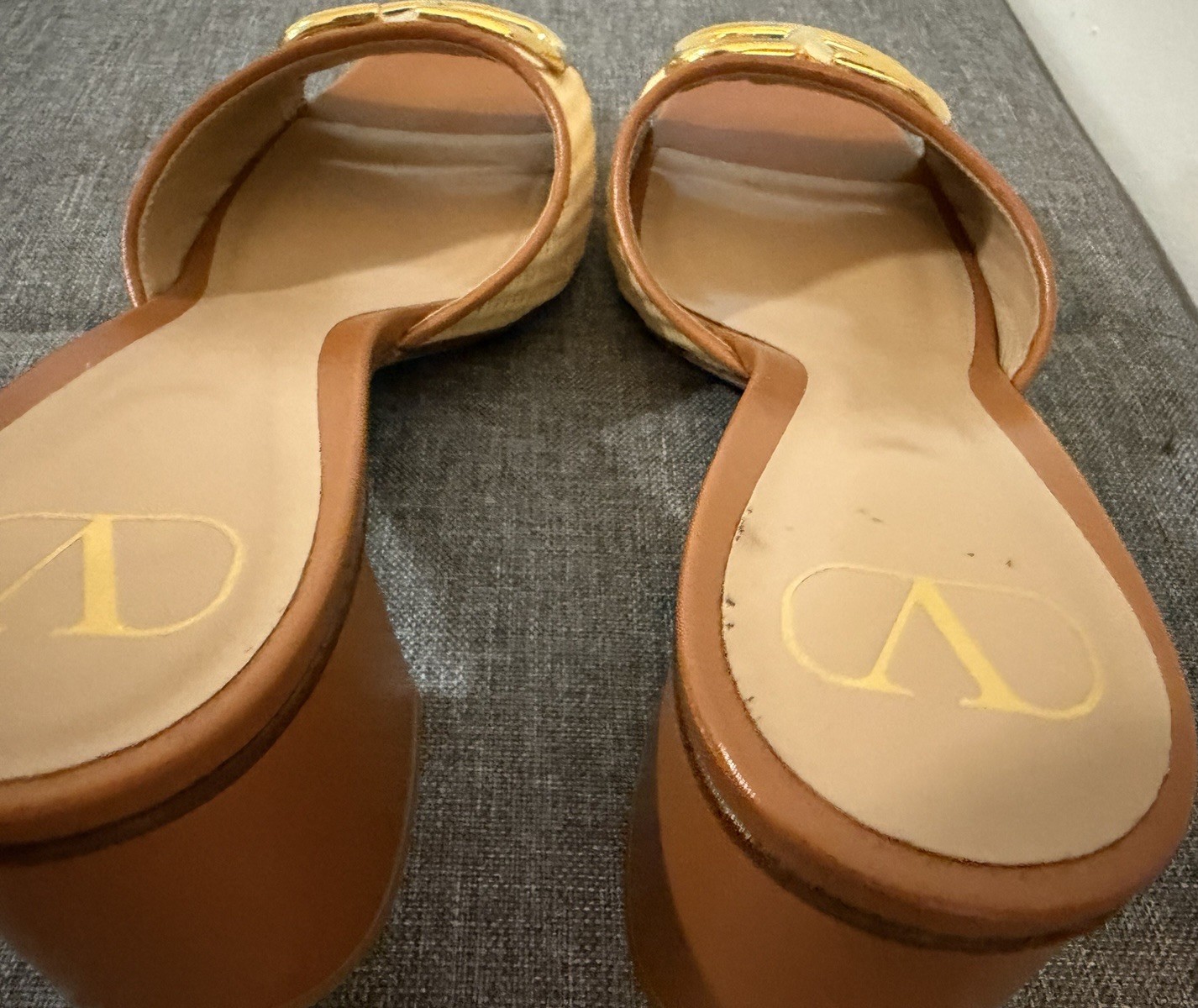VALENTINO GARAVANI VLogo Raffia Leather Block Heel Mules Slides Size 40