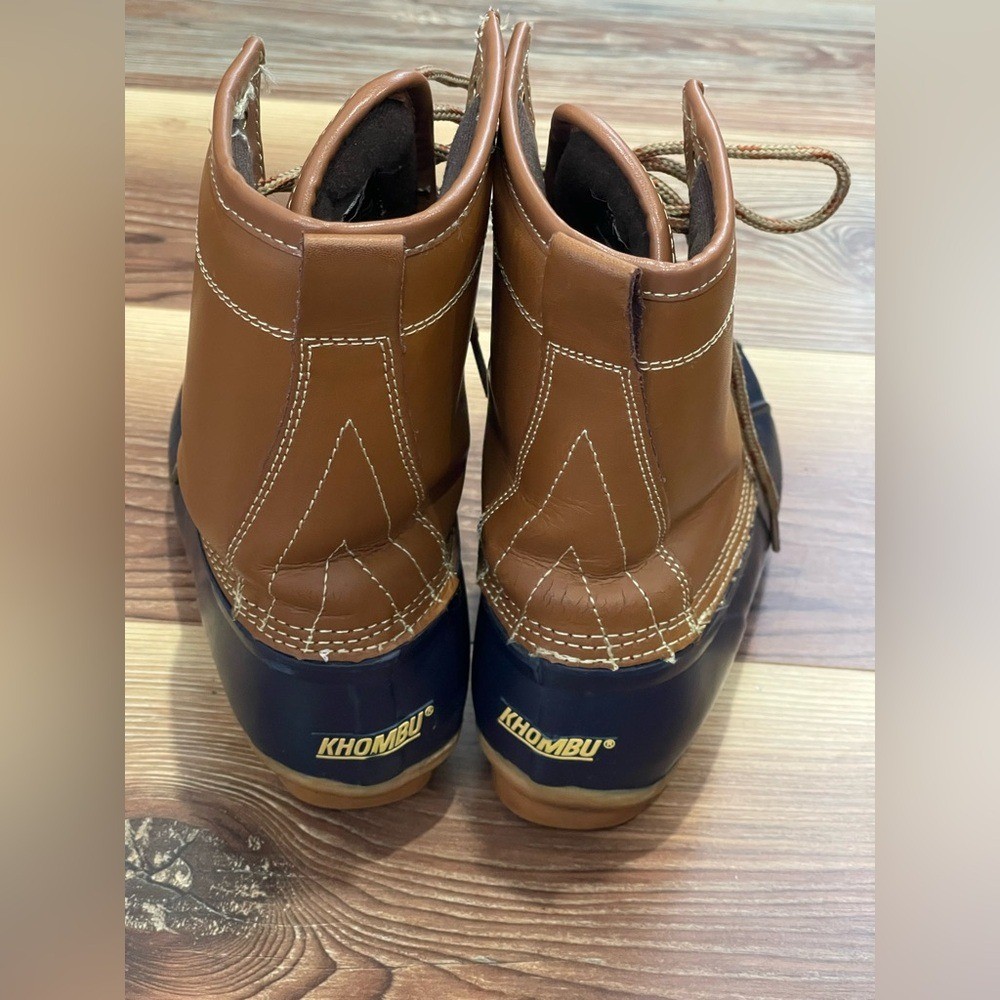 Khombu 6M “Letty” Leather and Man Made Upper Brown and Blue Duck Boots