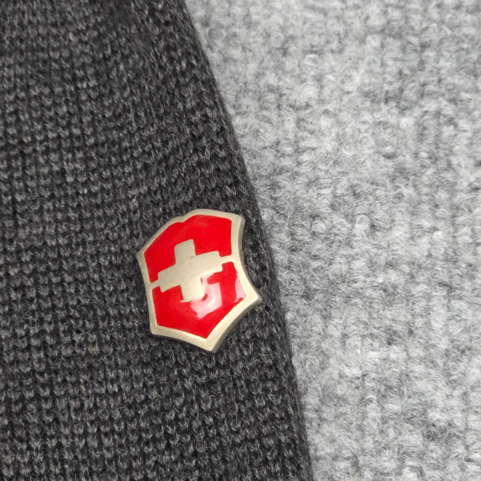 Victorinox Wool Zip Jacket Men’s Large Gray Full Zip Knit Warm