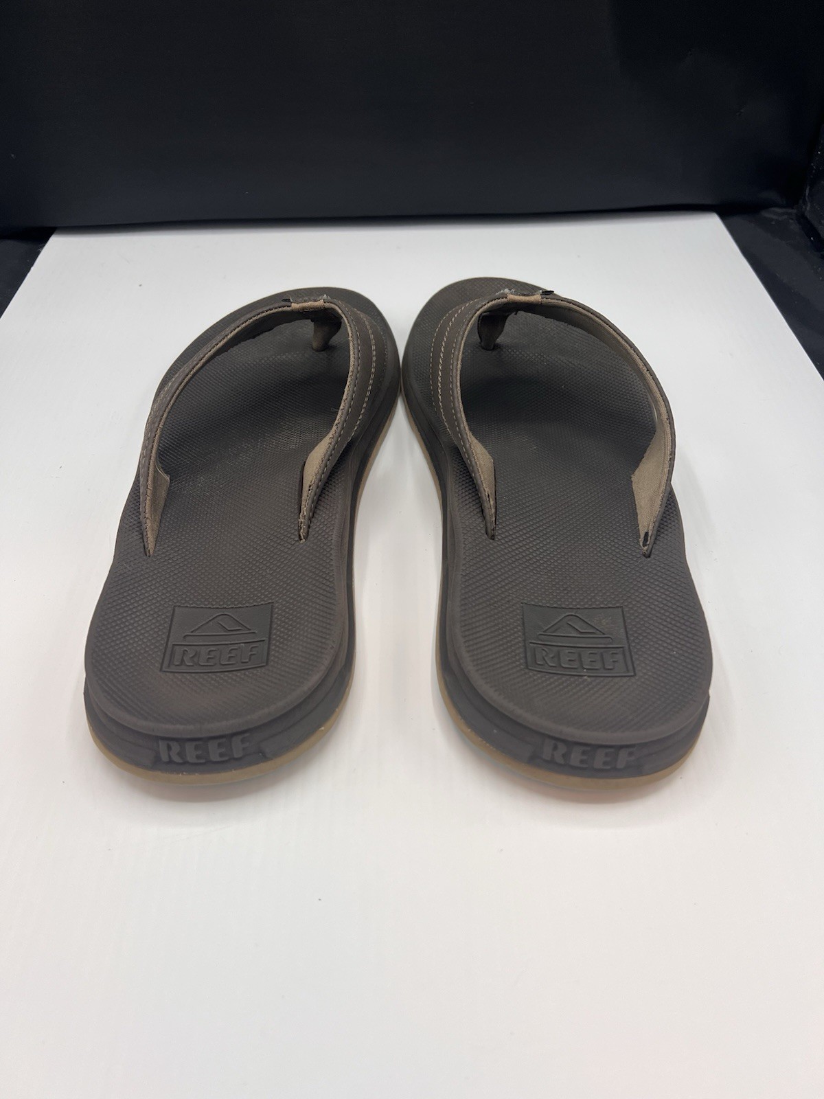 REEF Element TQT Men’s 12 Brown Flip-Flop Sandals Bottle Opener EU 45