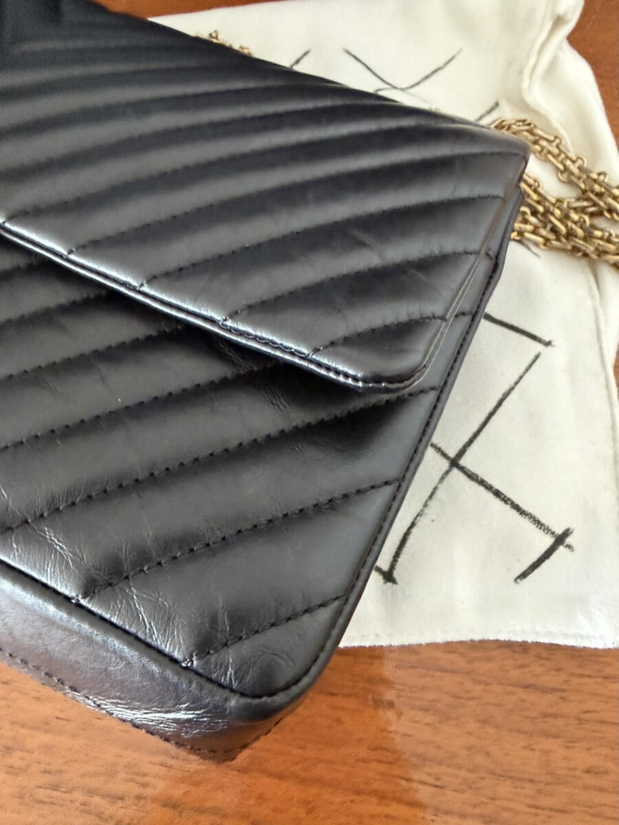 Auth 16A Black CHANEL 2.55 Chevron Reissue 226 Double Flap Calf Handbag GHW