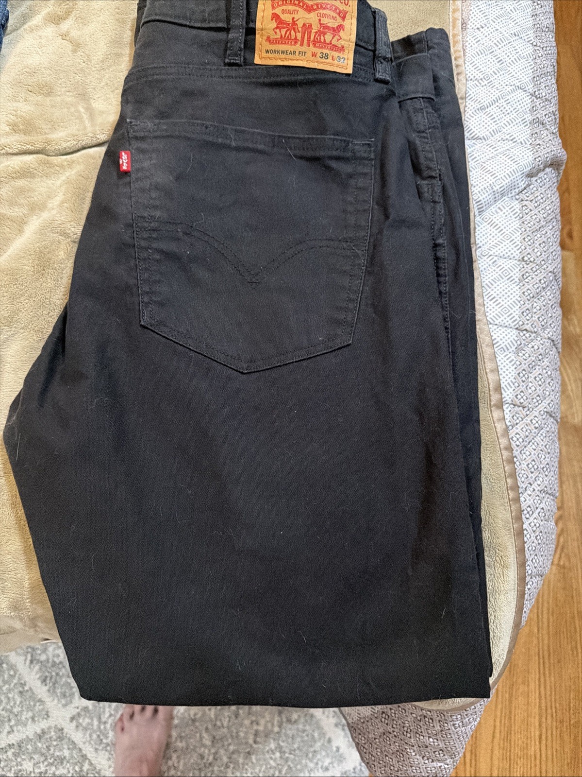 levis workwear fit jeans 38 X 32 – Three Pair 1 Black, 1 Dark Blue. 1 Light Blue