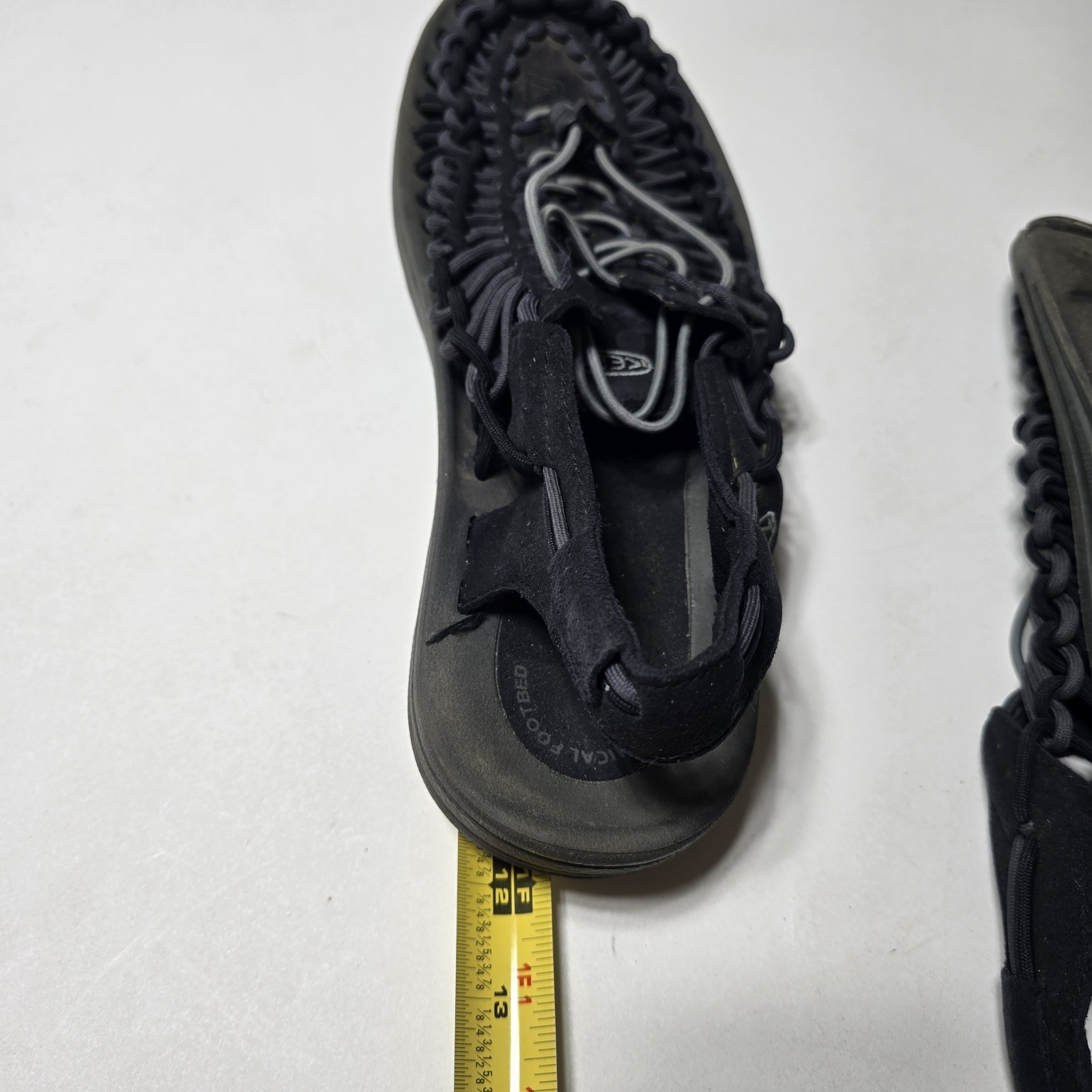 KEEN Men’s Uneek Classic Two-Cord Sandal Black Gray Sz 10.5