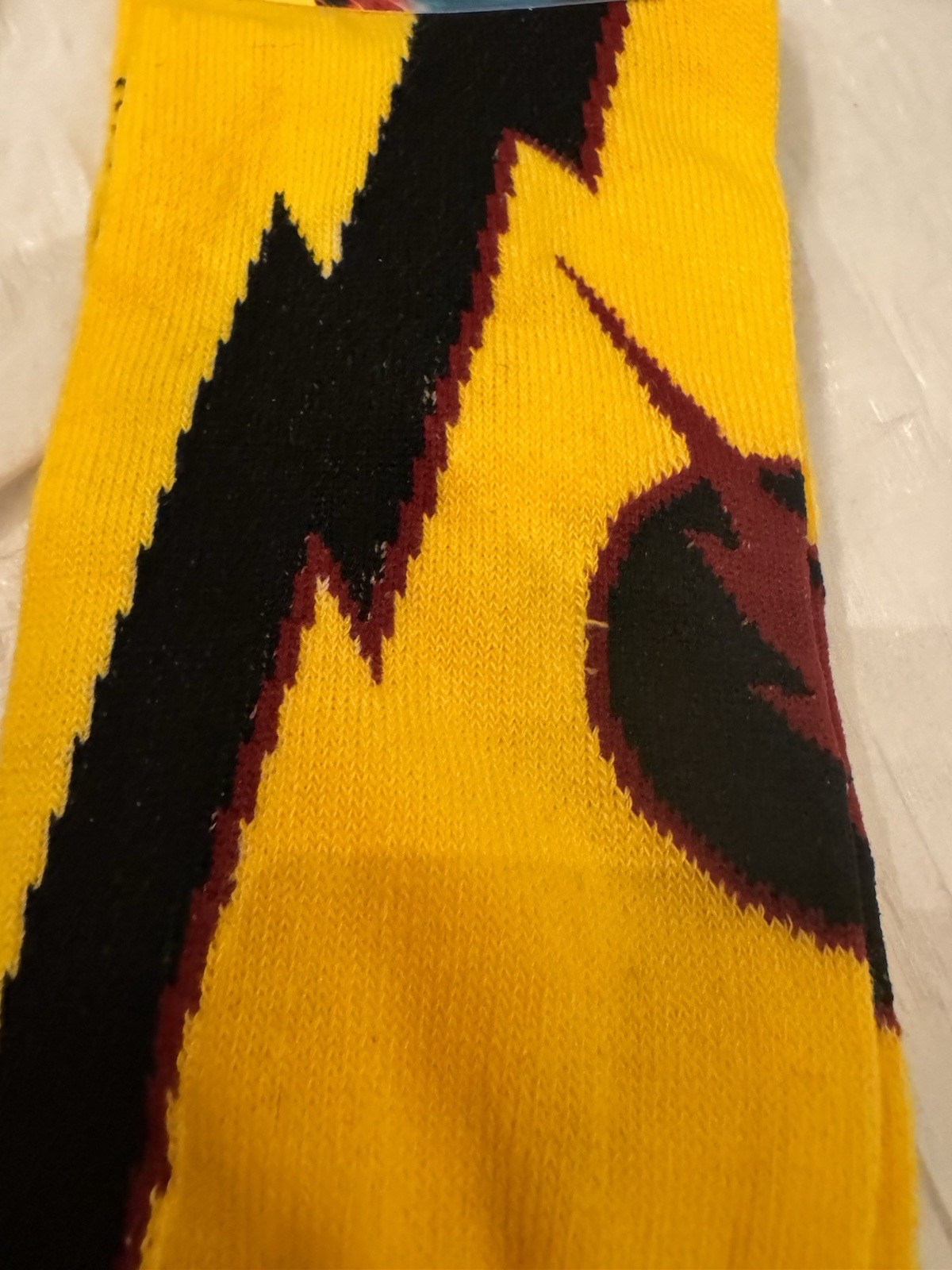 TheFlash MensCrewSocks Yellow Lightning DCComics Bioworld NWTSize10-13 Lootcrate