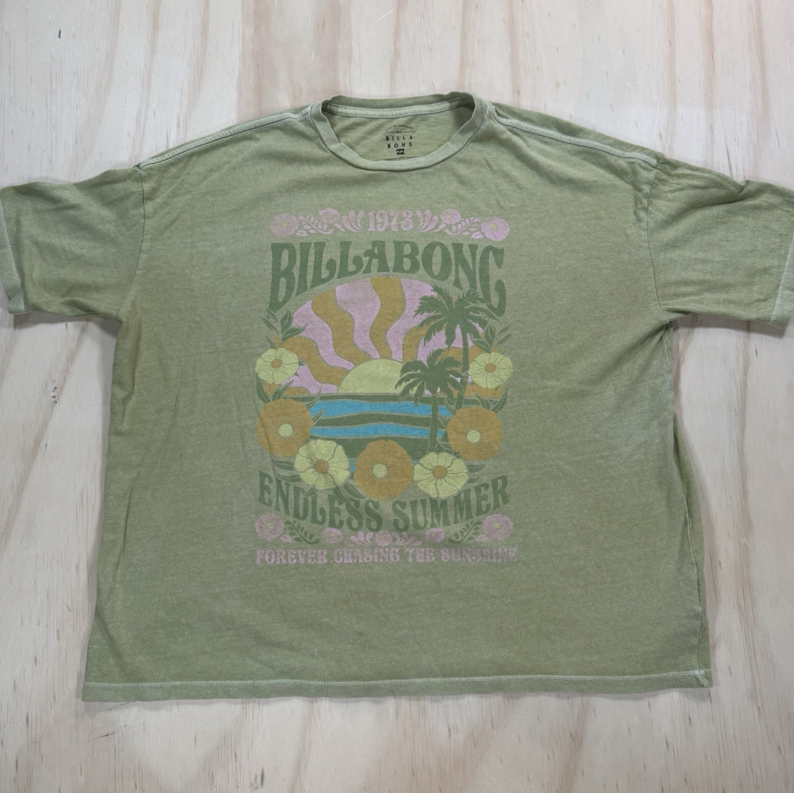 VTG BILLABONG Green Oversized Graphic T-Shirt Mens Sm Cropped Surfing Beach 90s