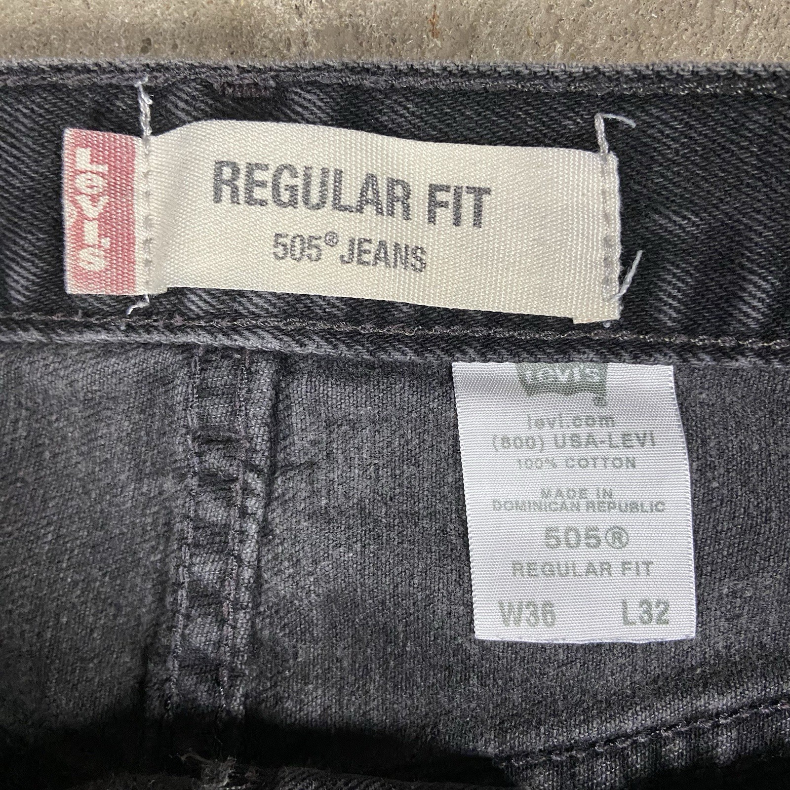 Vintage Levi’s 505 Jeans Size 36×32 Black Denim Classic Straight Leg Fit
