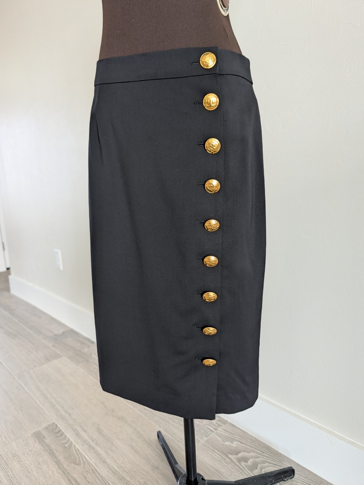 $900 Escada wool black EE logo buttons midi skirt sz 40 10 L