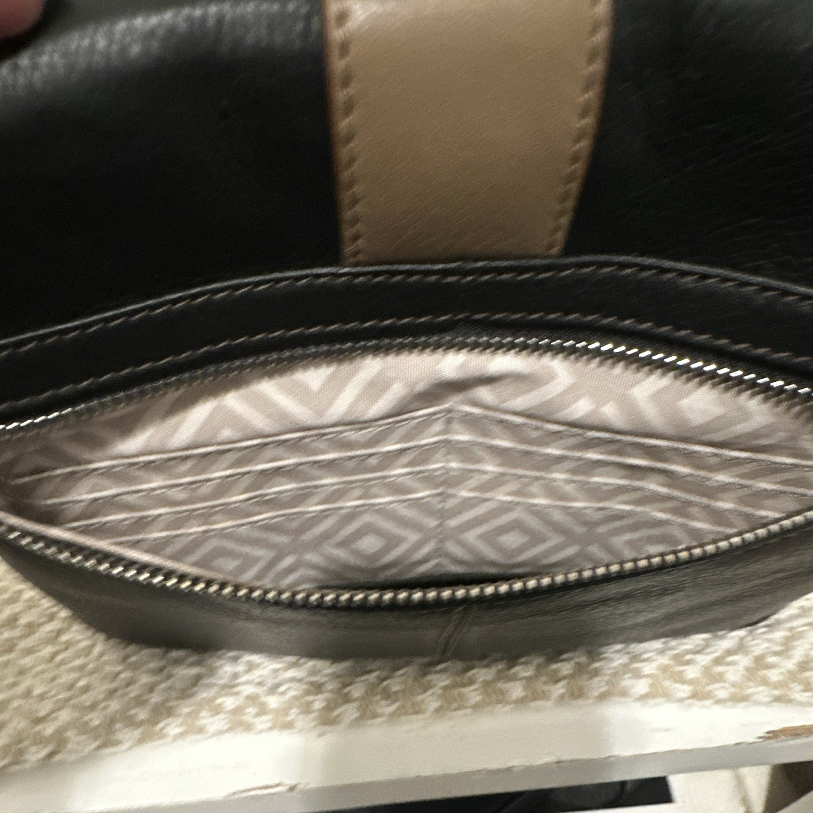 Brighton Black Tan Geometric Crossbody Silver Buckle Zip Magnetic Lined Pockets