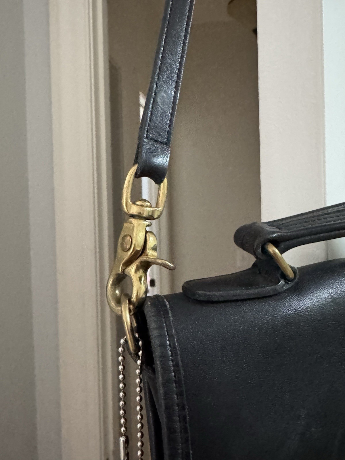 Coach Black Crossbody Bag Turn Lock Top Handle Gold Hardware Detachable Strap