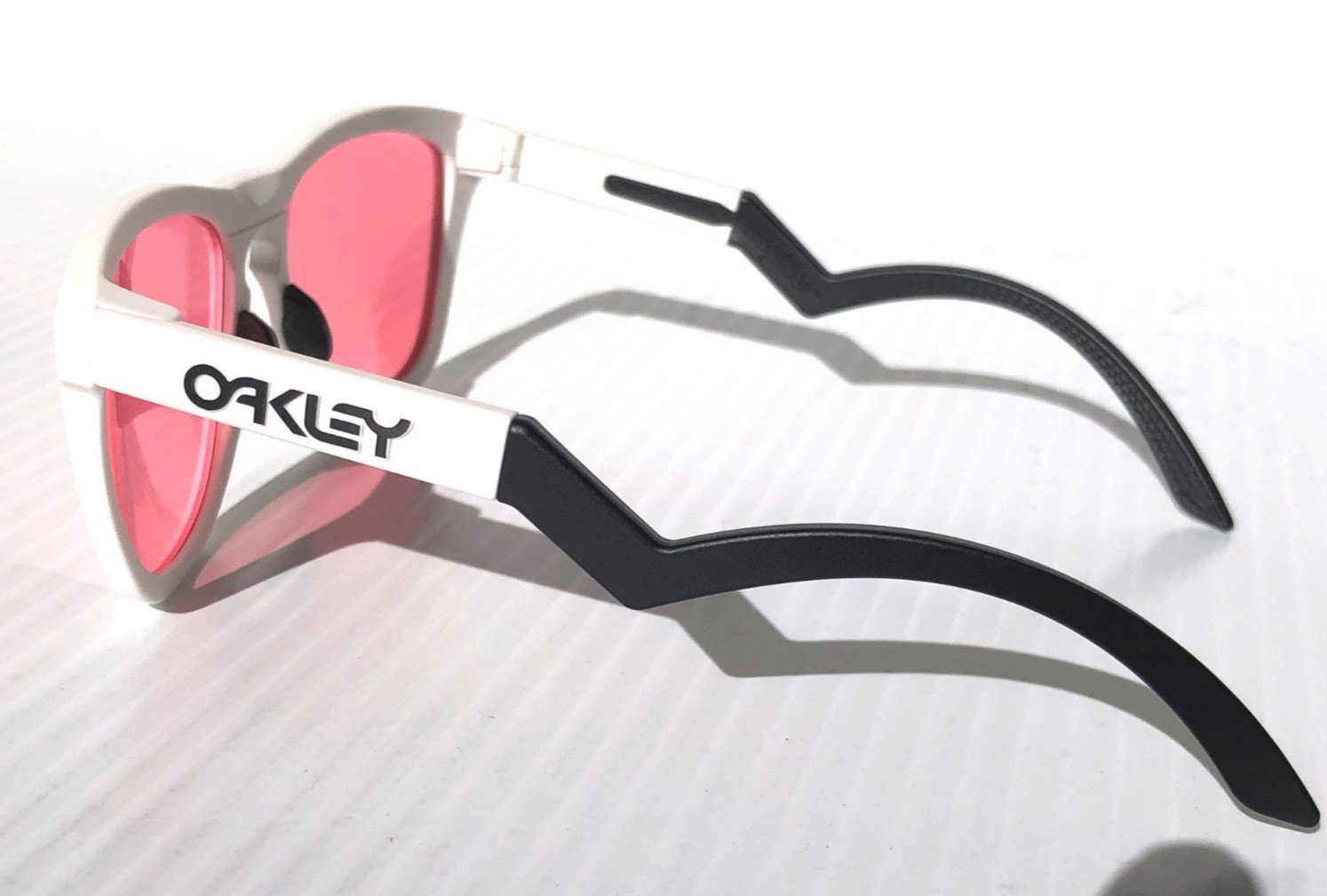Oakley FROGSKINS HYBRID Matte White GALAXY HD Pink Lens Sunglass 9289-08