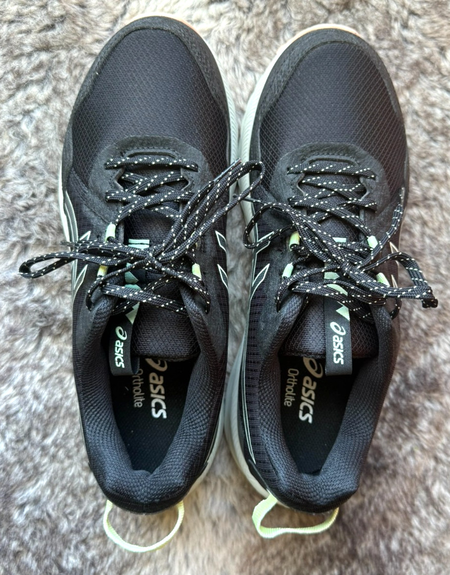 NEW (NWB) ASICS Gel Venture-10 in Black/Whisper Green – Womens 9.5