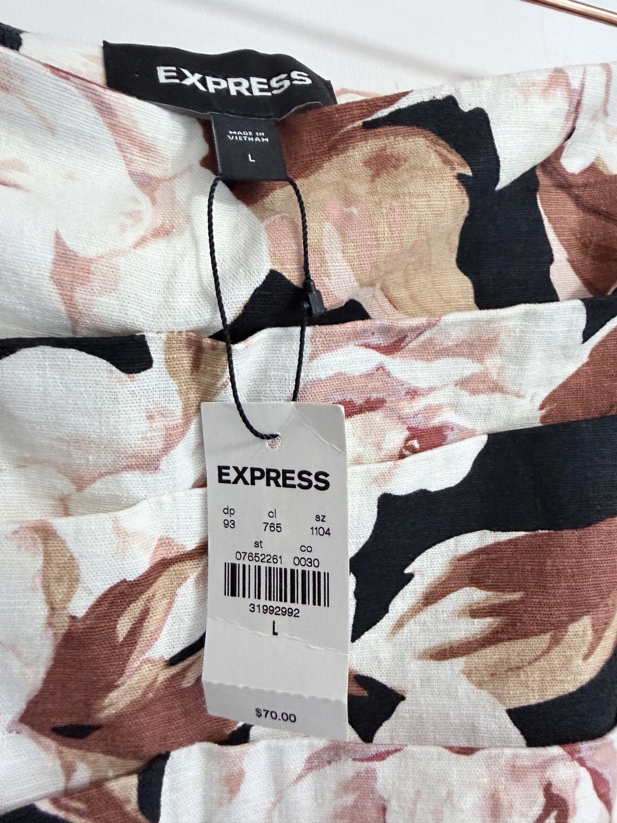 NWT Express Floral Linen-Blend Ruched Mini Skirt Size Large Roses Tiered