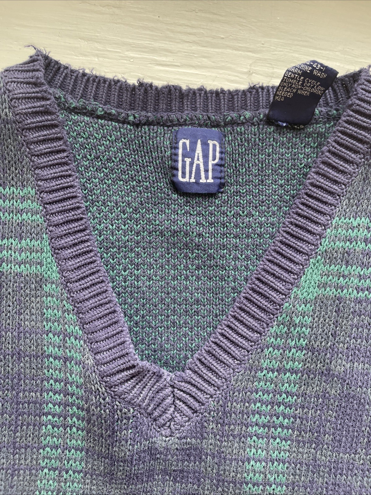 Vintage GAP Distressed Cotton Tartan Plaid Sweater Vest Pullover Men’s Small