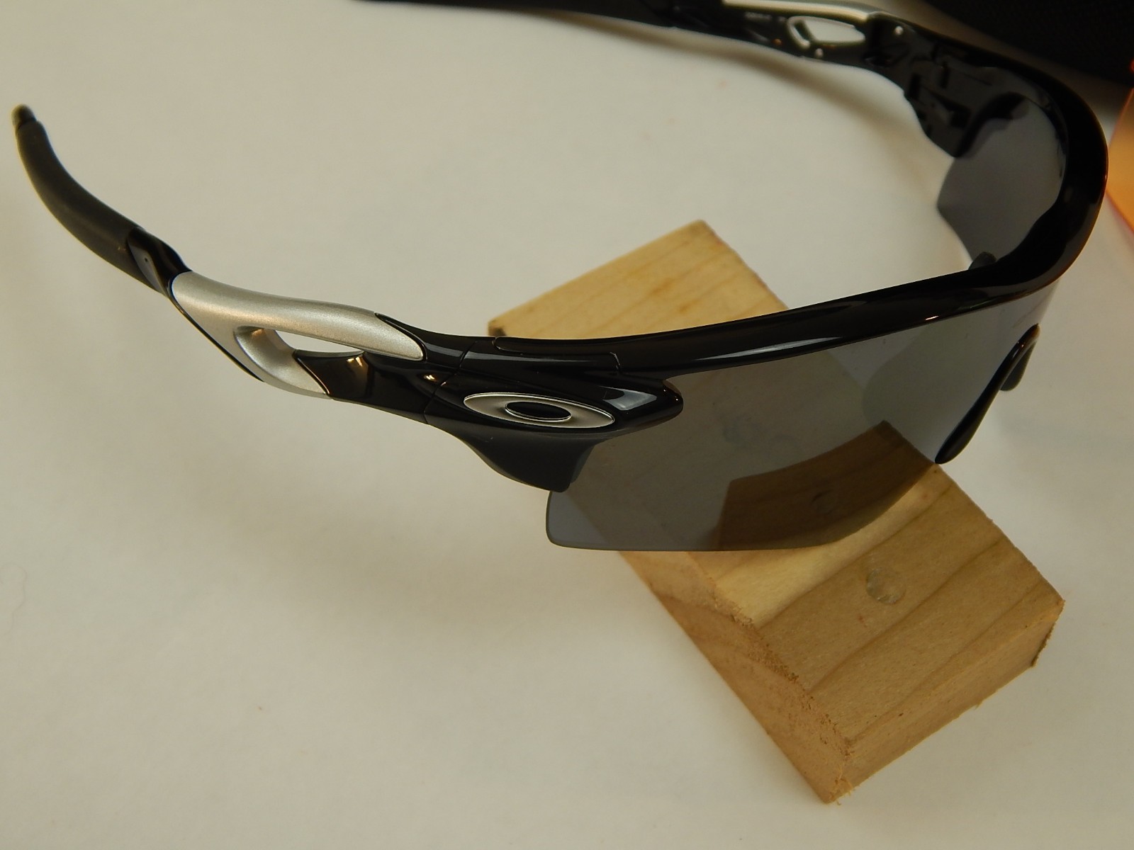 NEW Oakley Radarlock Path Sunglasses Polished Black, 2 Lenses, OO9181-01
