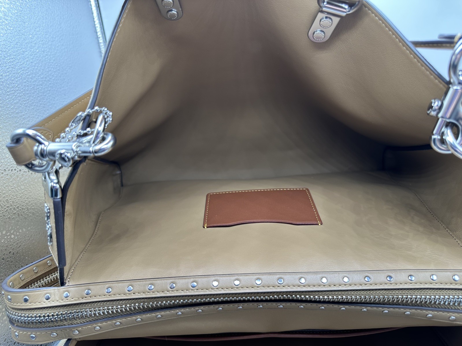COACH Rogue 39 w/ Silver hardware & Peanut Suede CU750