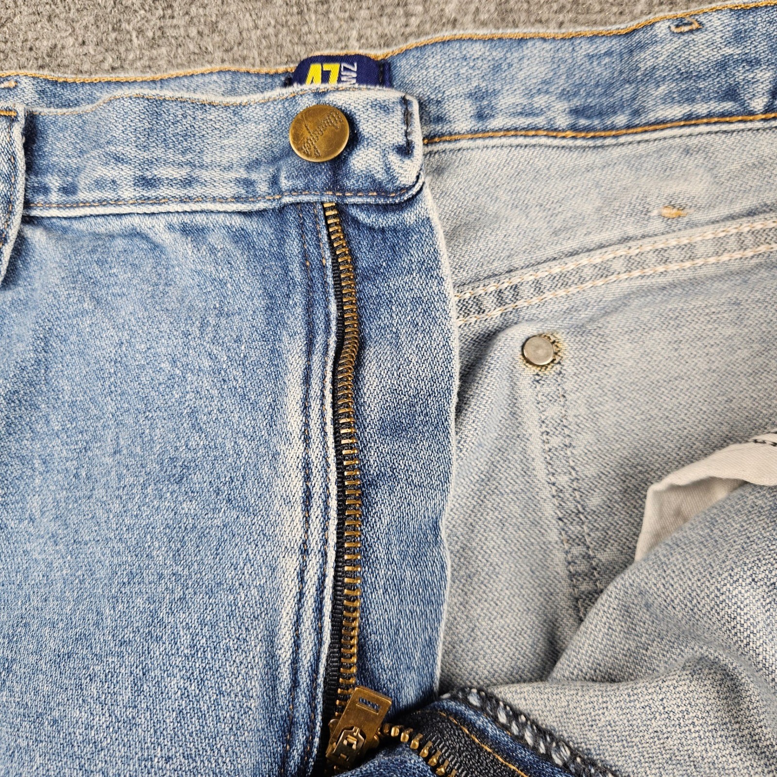 Wrangler 47MWZ Regular Fit Premium Performance Cowboy Cut Jeans Light Wash 38×30