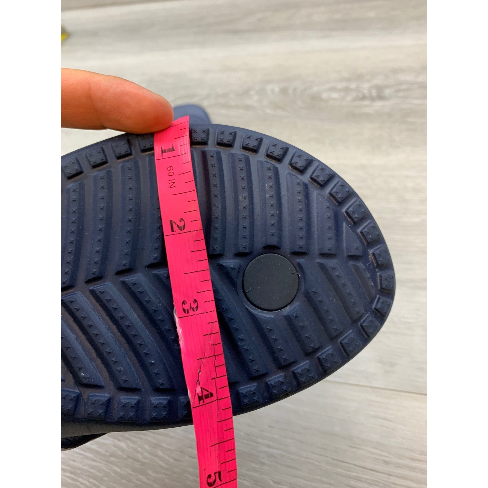 Crocs Kadee II Women’s Sandals Flip Flops Navy Blue Polka Dot Straps 9 Shoes