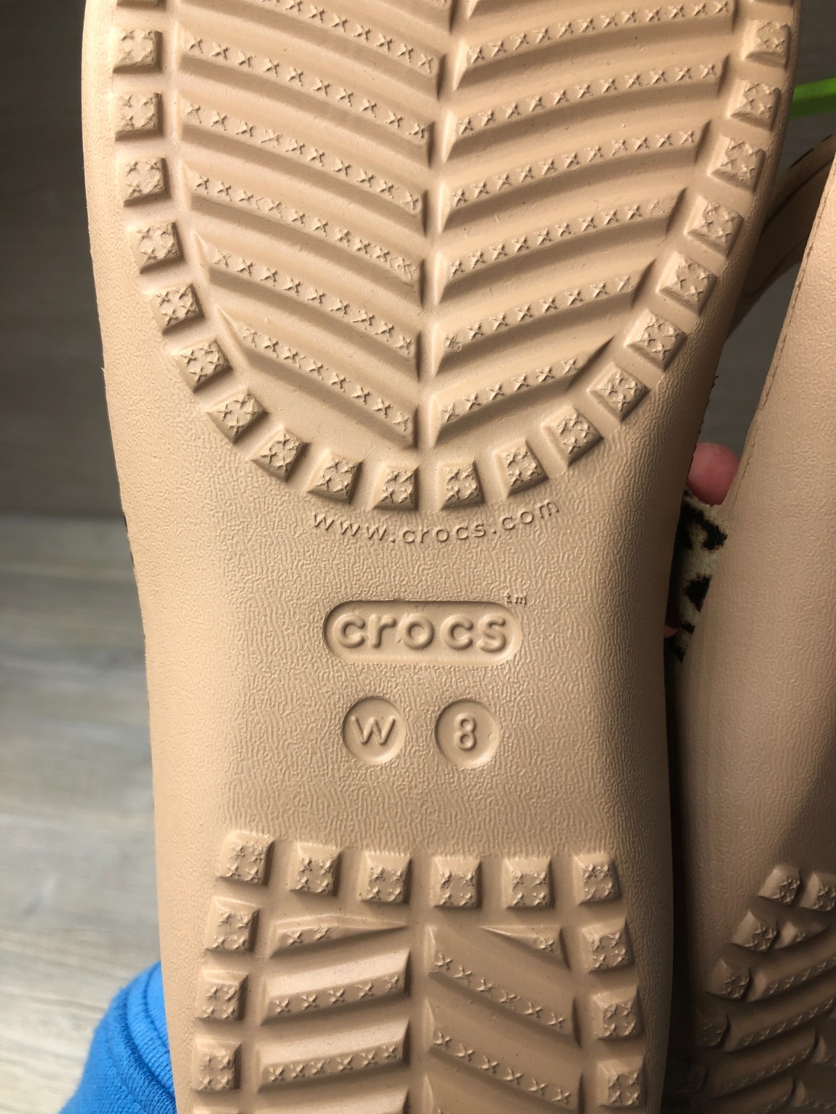 Crocs Kadee II Leopard Flip Flops Tan Women Size 8 Animal Print 206398-98R NEW