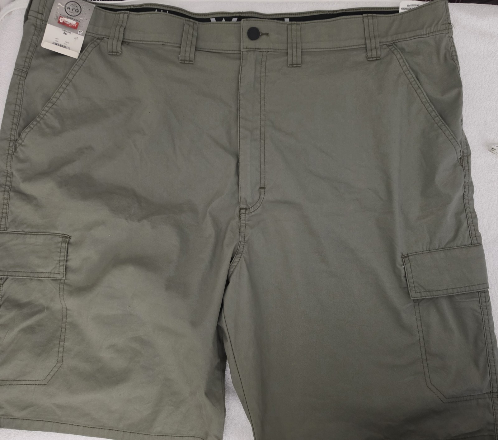 Wrangler Men’s Green Solid Cargo Shorts Cotton Canvas Zip Flat Front Pockets