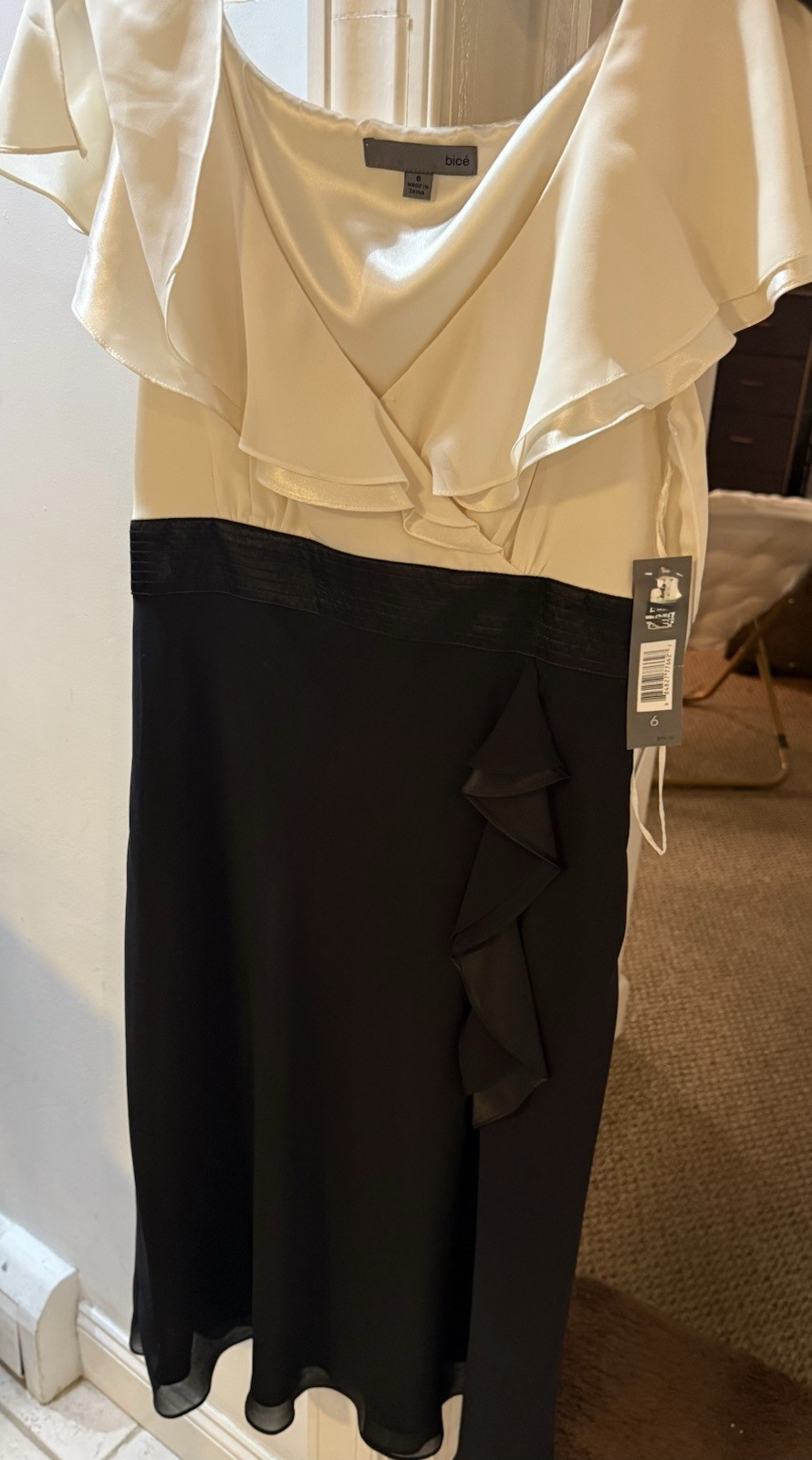 Bice Elegant Black & Cream Ruffle Dress Any Occasion Dress Size 6 $99 Tag