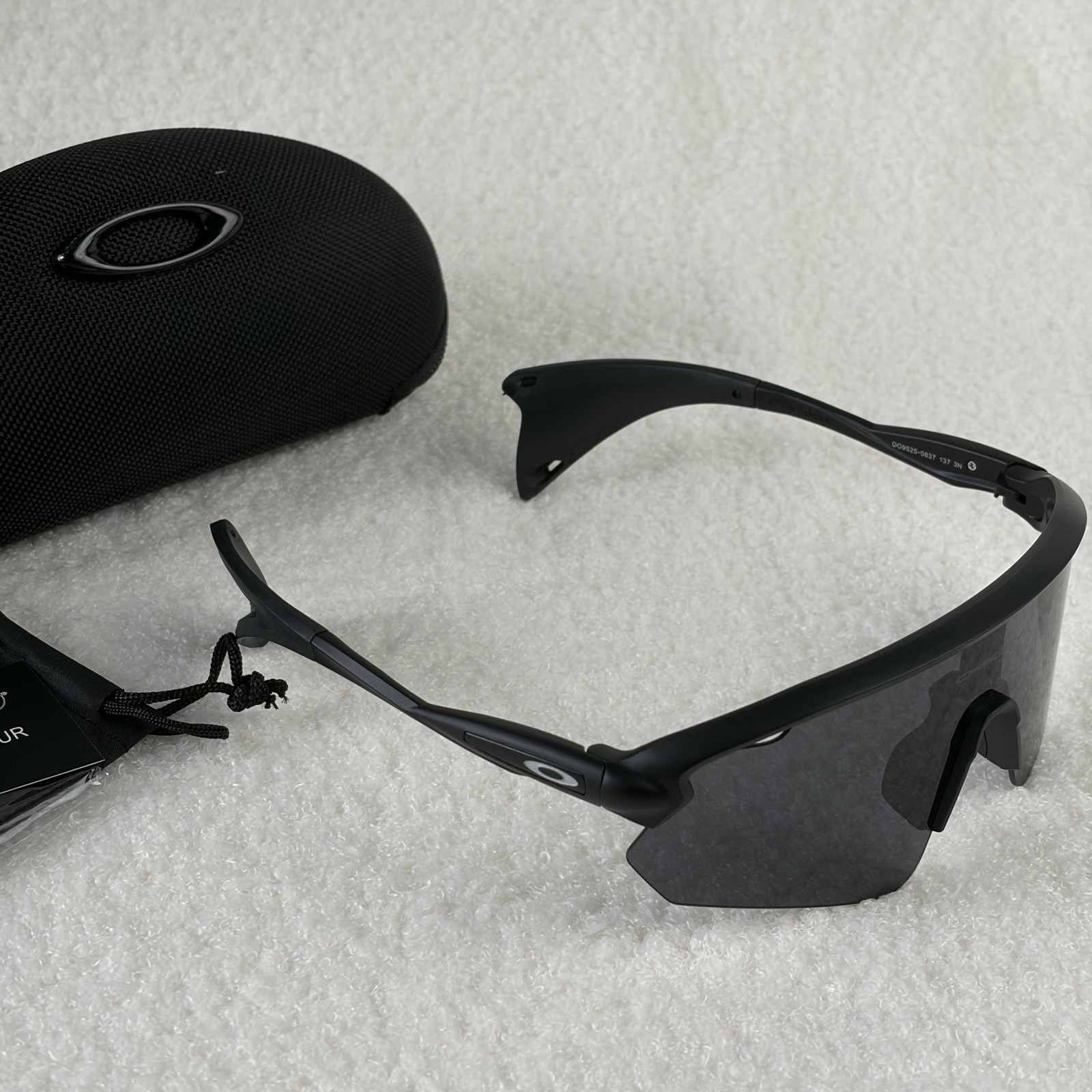 Oakley Stunt Devil Sunglasses Matte Black Frame Prizm Black Shield Includes Box
