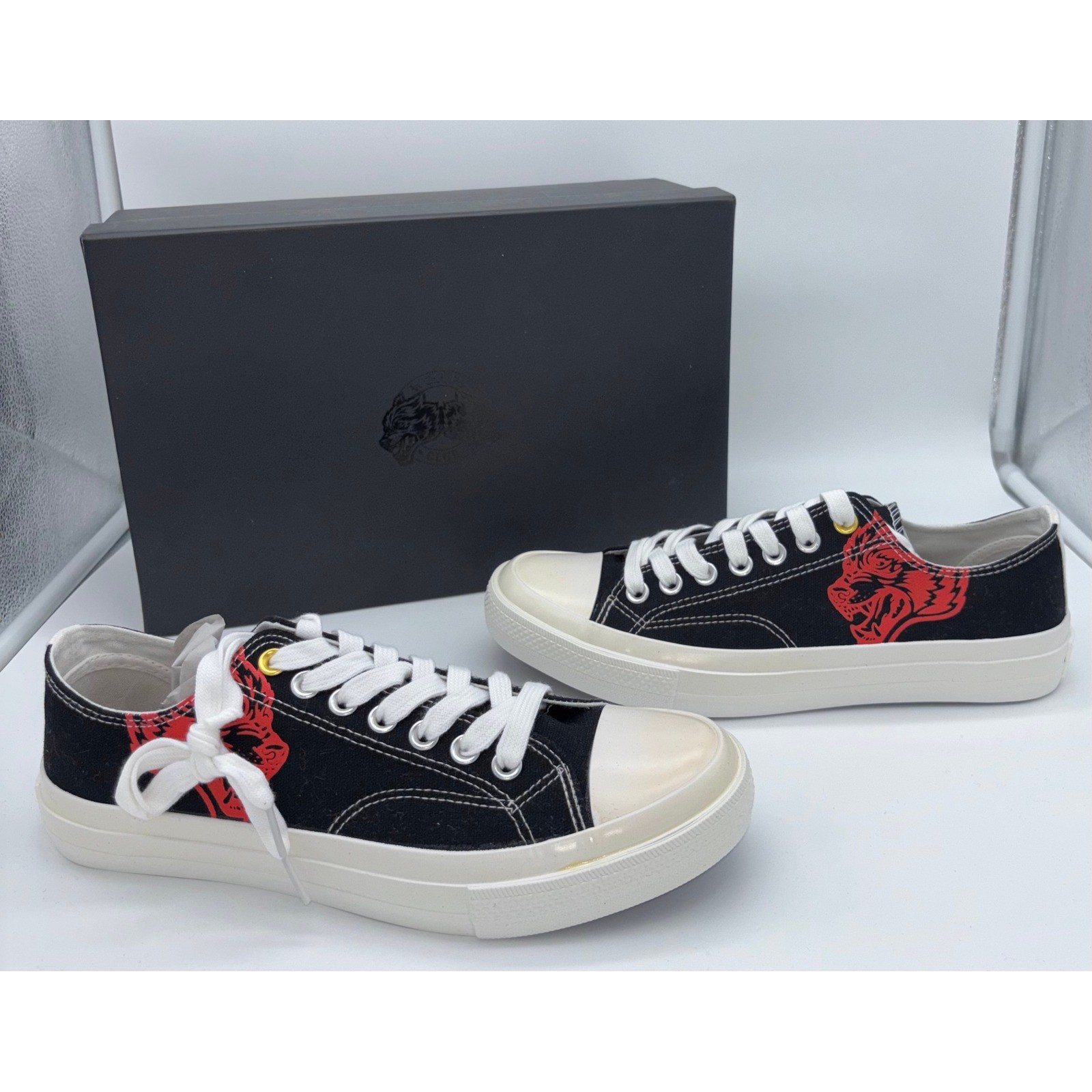 Darc Sport Low Top Wolves Black Red NFGU Canvas Sneaker W1-DIOS Mens 10 Women 12