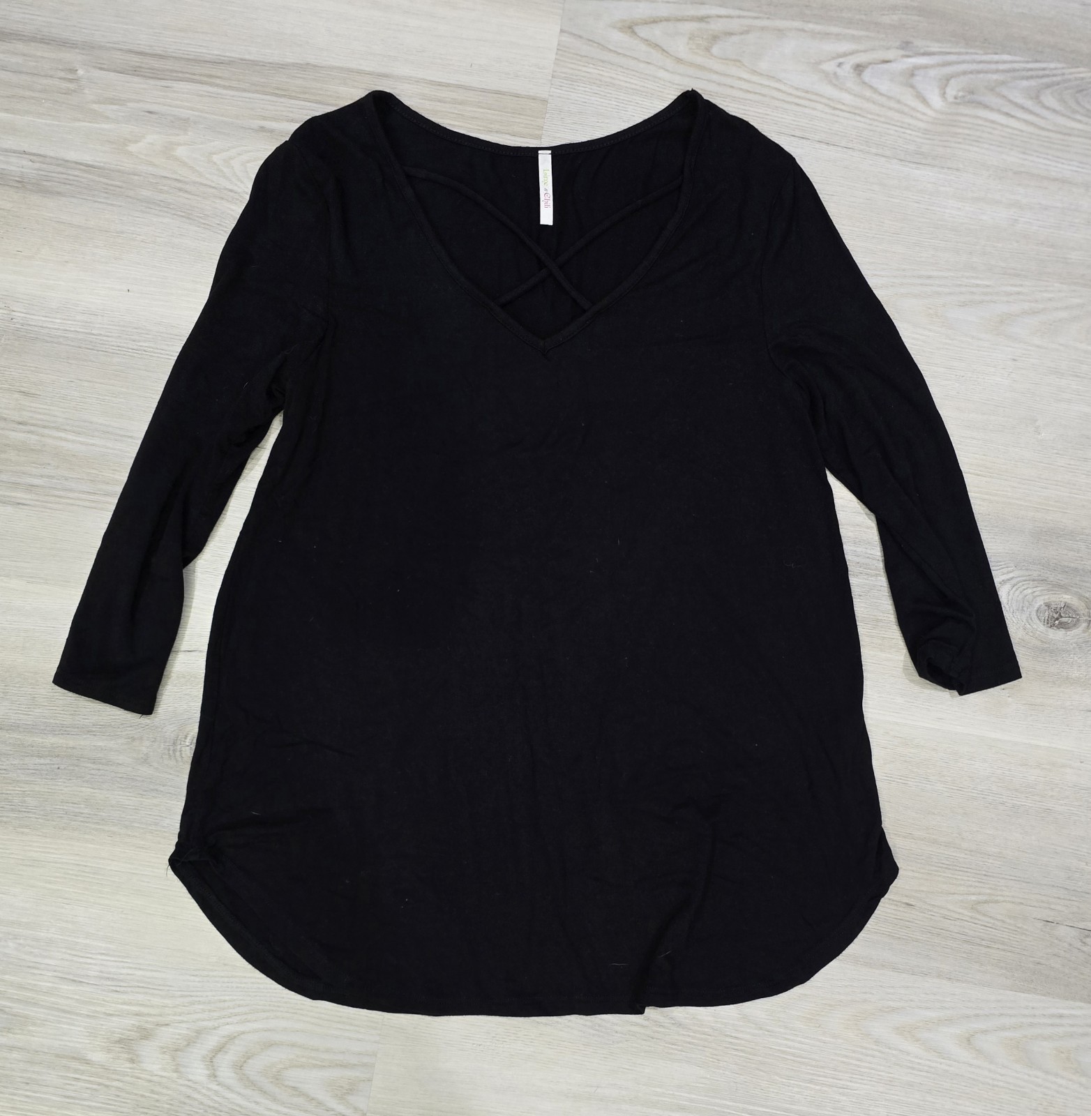 Lime n Chili Black Crisscross V-Neck Women’s Tunic Top Size L