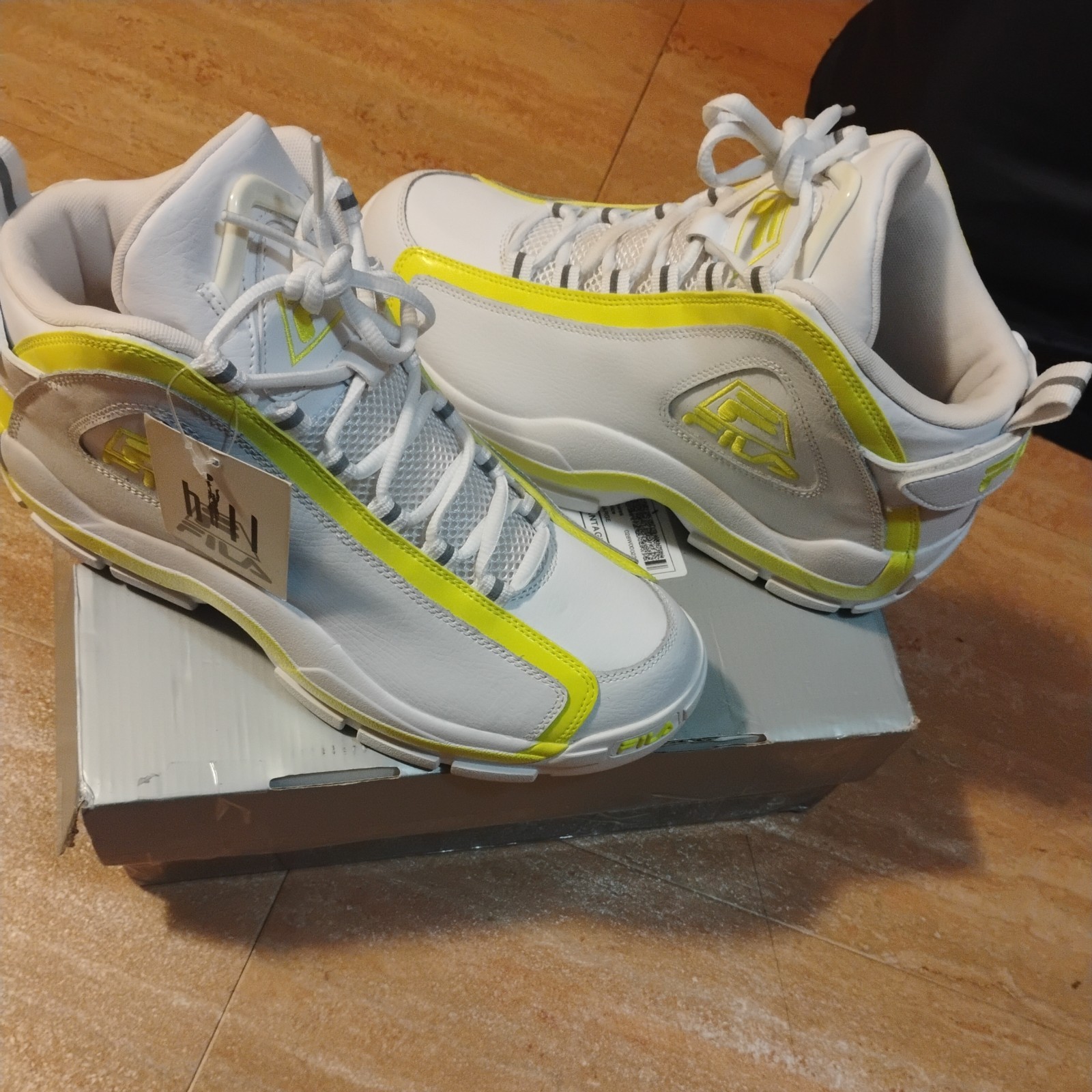 FILA Men’s Mid Top Basketball Sneakers White Yellow Colorblock 5BM01377-141