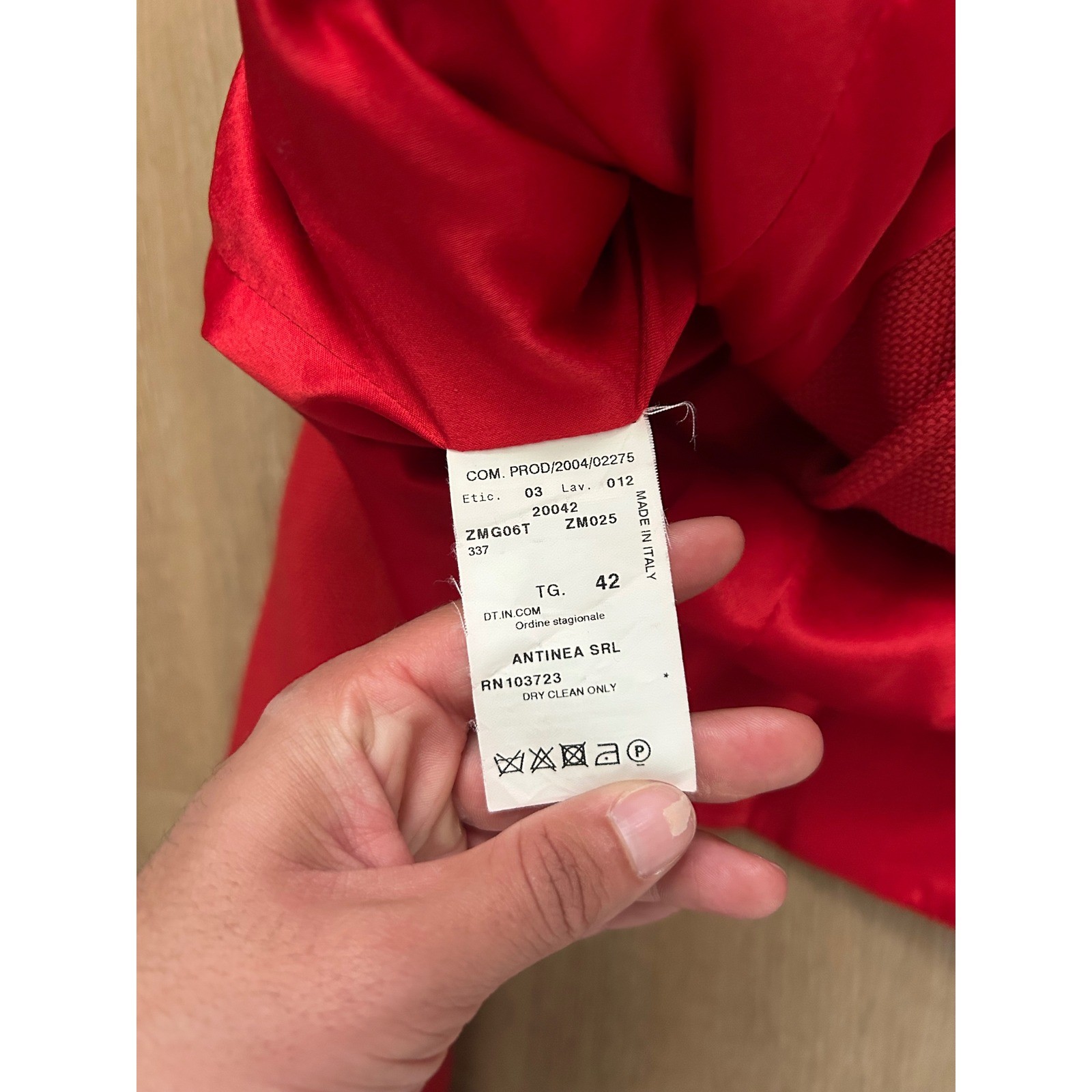 Armani Collezioni Red Virgin Wool Blazer Jacket Size 6 Made in Italy Luxury