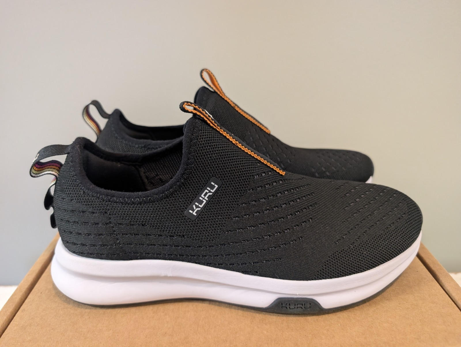 Kuru Atom Womens Size 8.5 Black White Athletic Walking Slip On Shoes Sneakers