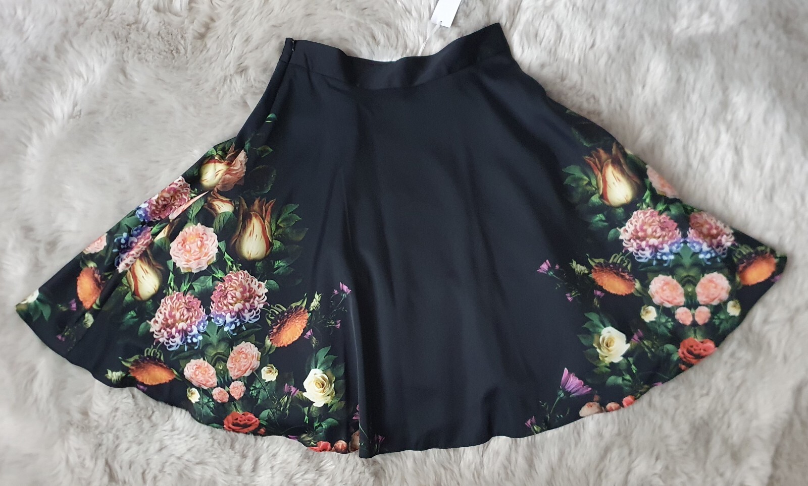 Untold Rose Placement Black Multi Volume Lined skirt size 8
