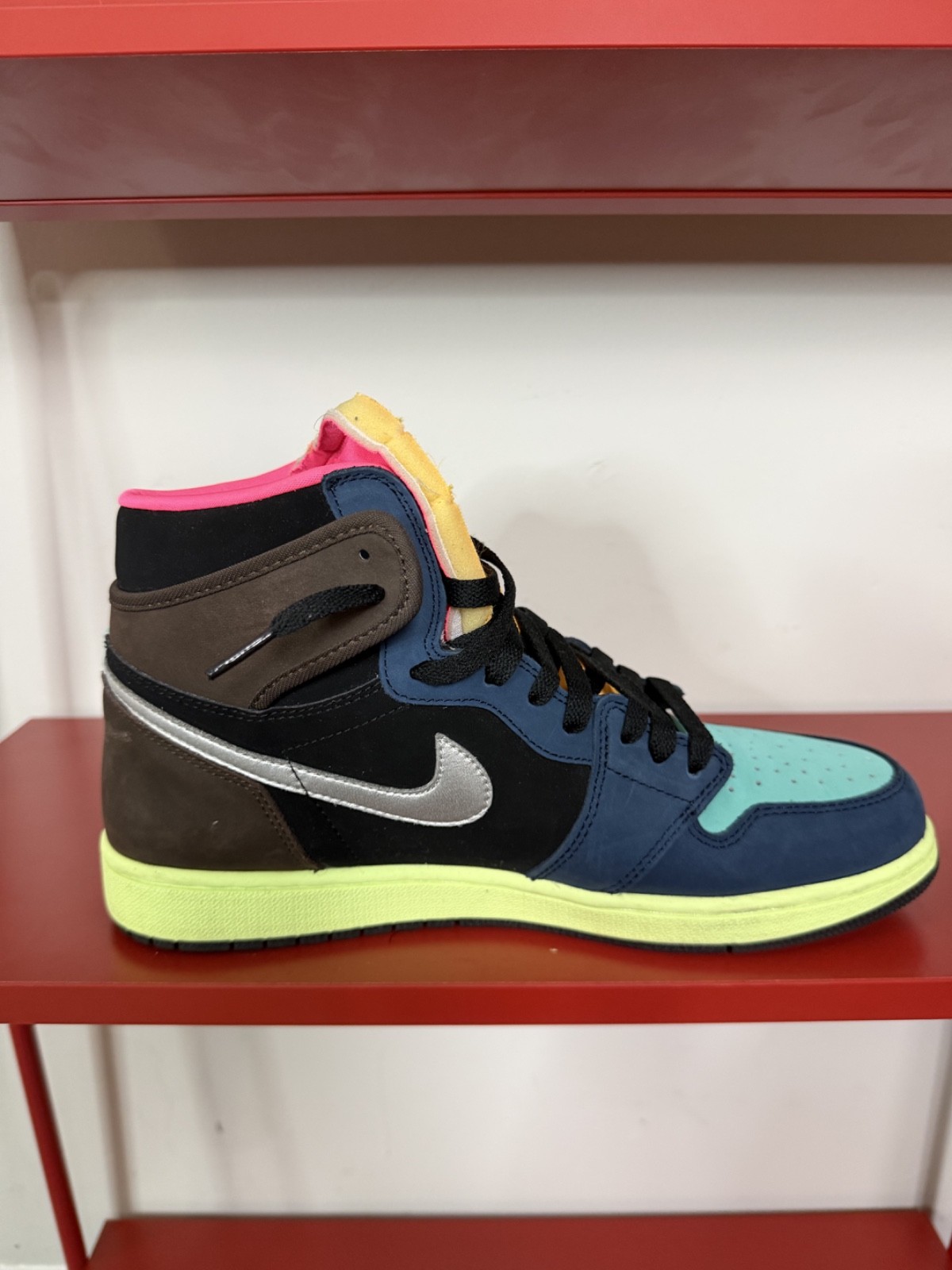 Size 11 – Jordan 1 Retro High Tokyo Bio Hack