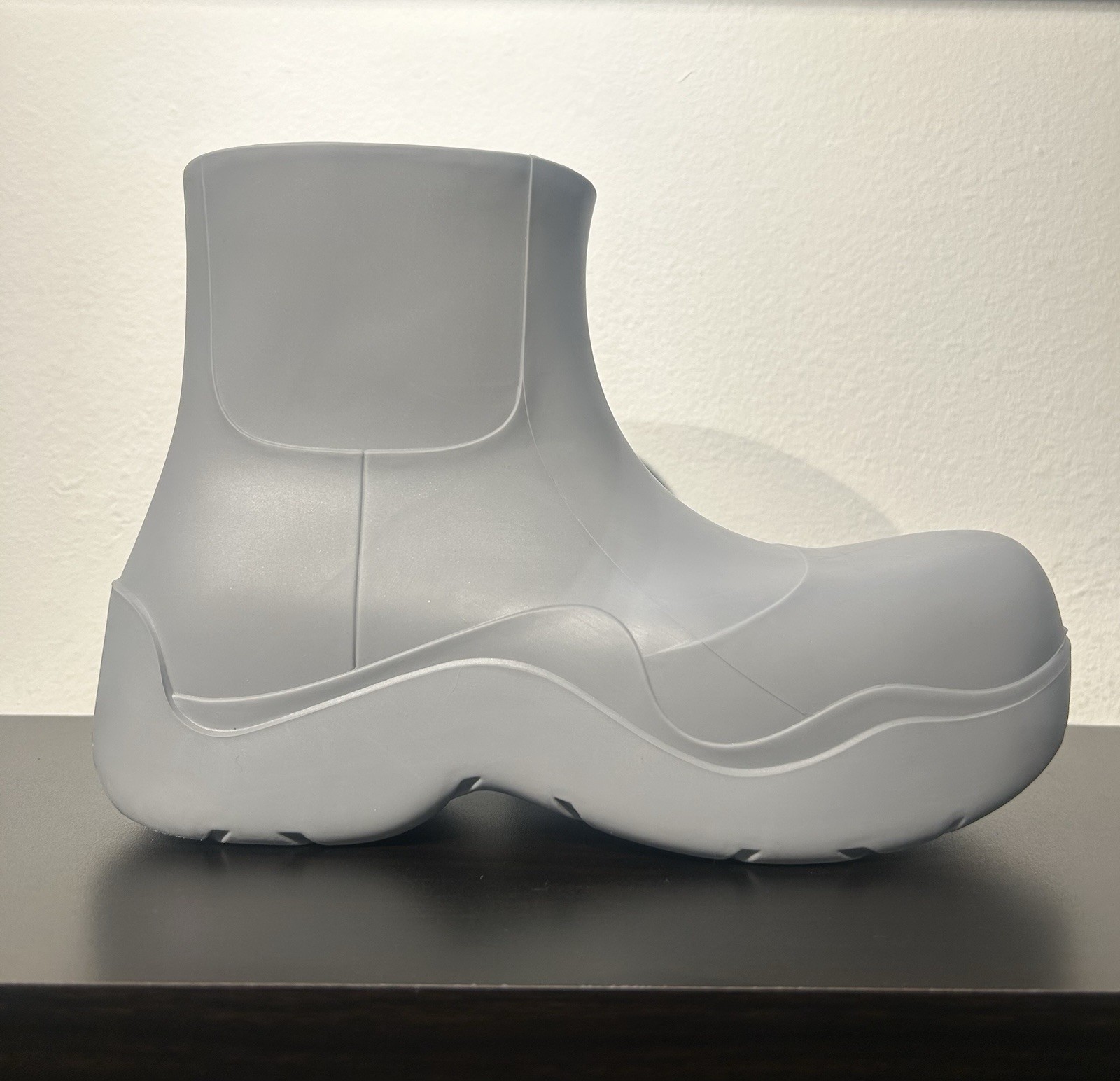 Bottega Veneta Puddle Boots – Grey – 40M