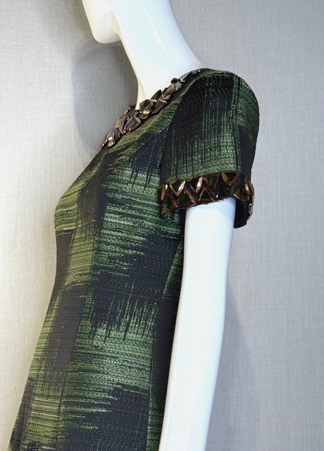 Pre-Fall 2009 CAROLINA HERRERA Jeweled Knee-Length Shift Dress Size 8, VTG 2000s