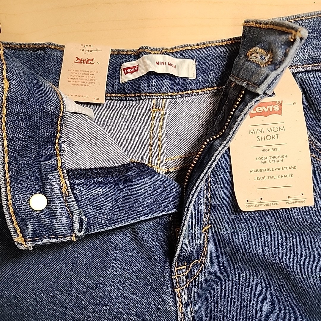 Levi’s Girls High Rise Adjustable Waistband Stretch Mini Mom Shorts Size 16