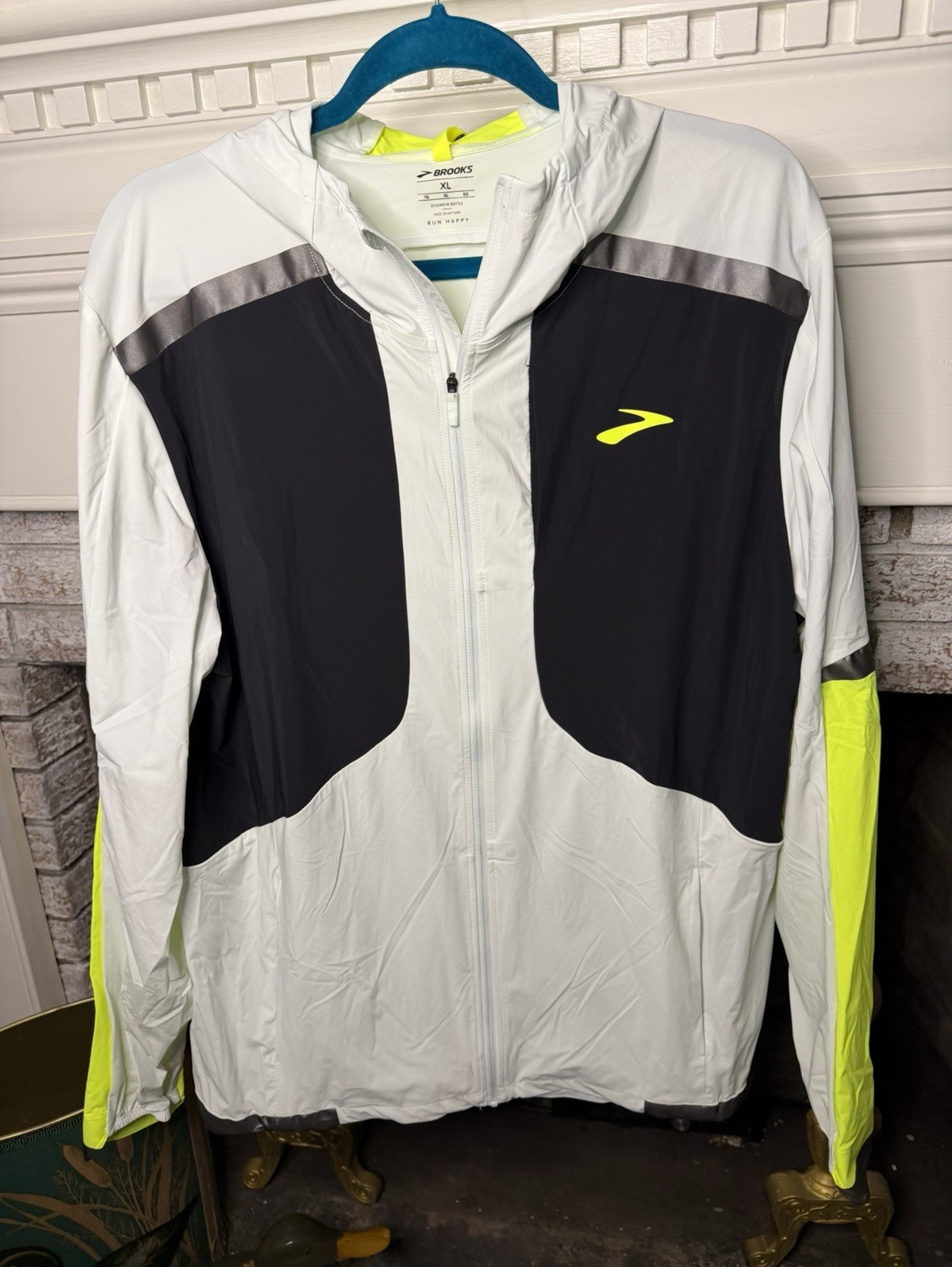 Brooks Men’s XL Running Jacket White Hi Vis Neon Full Zip Hooded Windbreaker