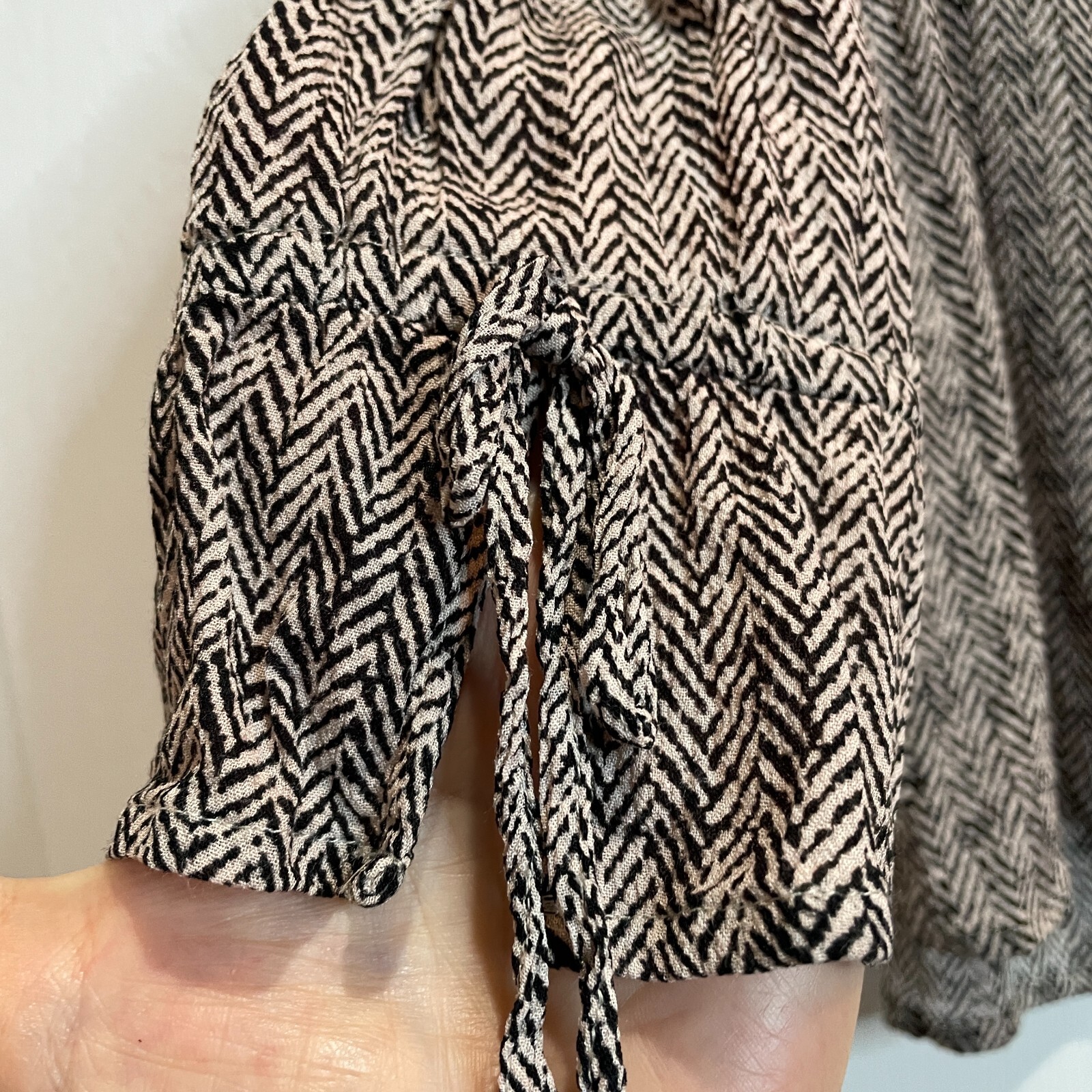 J Jill Med Petite Blouse Brown Herringbone Feminine Ruffle Cuff English Country