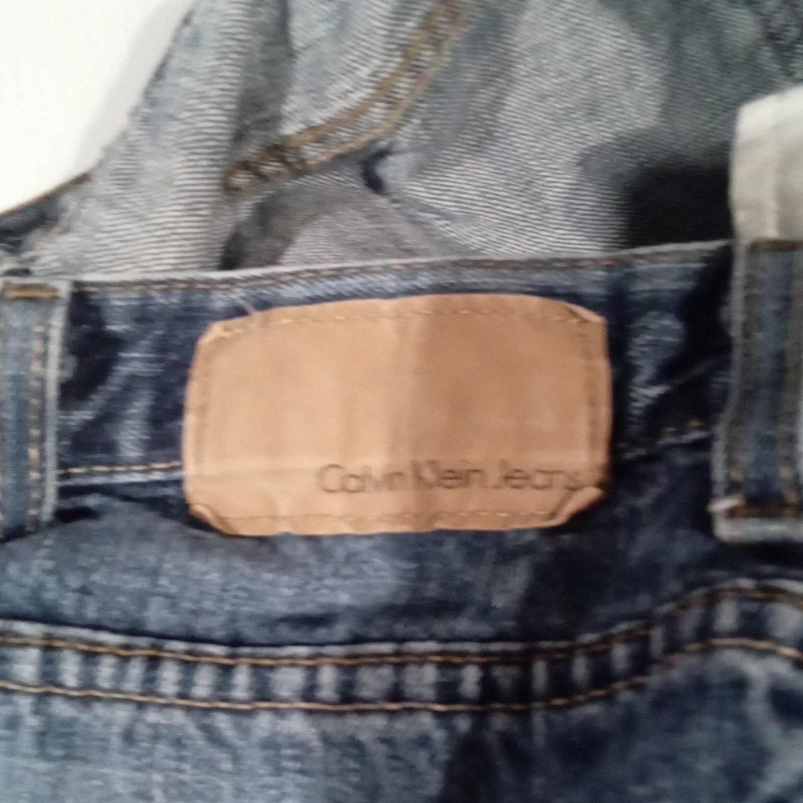 Calvin Klein Jeans Men’s Relaxed Fit Straight Leg Medium Wash 40