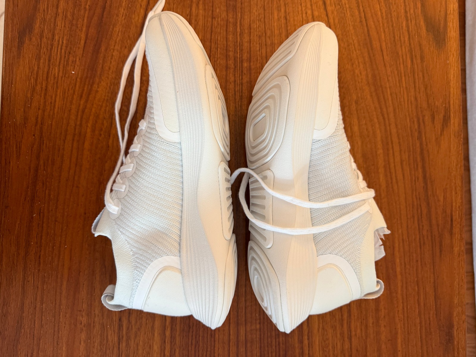 Allbirds Womens Strider Shoes “Blizzard” model size 9.5 White