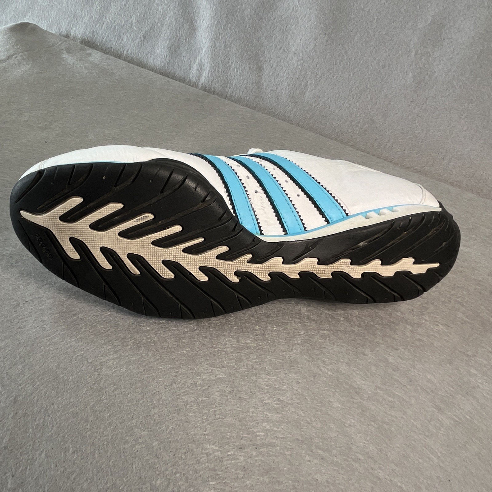 2006 adidas Team Goodyear Men’s Adiracer Low Leather Sneakers White/Blue/Black