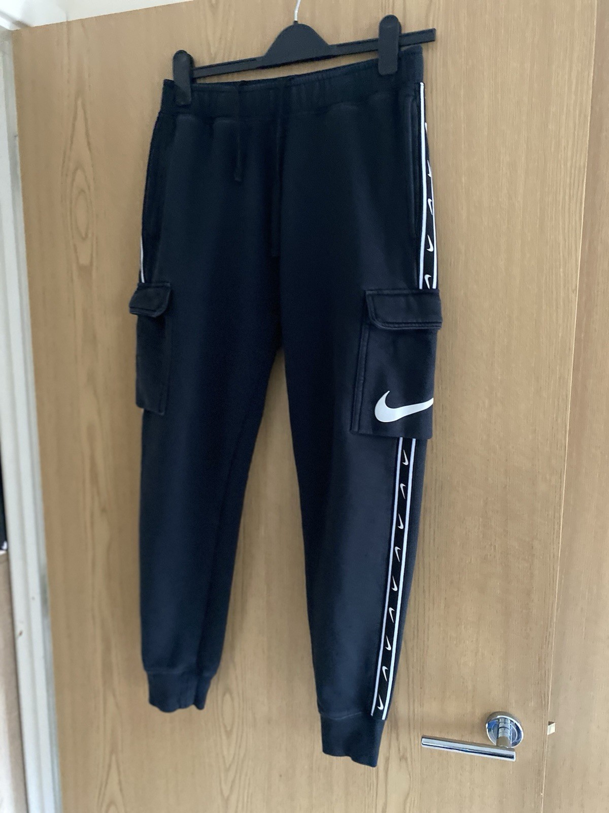 Nike Repeat Fleece Cargo Trouser Bottoms Size Small Waist 26 – 28″