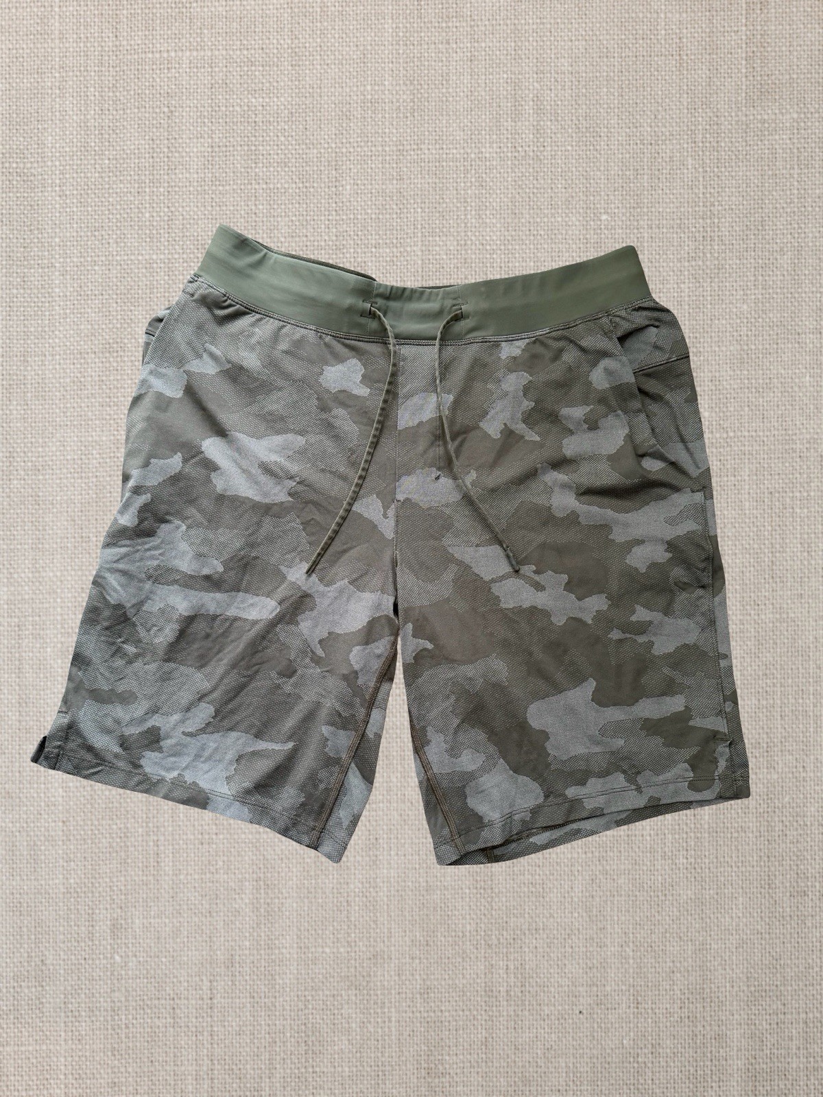 Lululemon Green & gray camouflage shorts hunting golf shorts Fits Like large