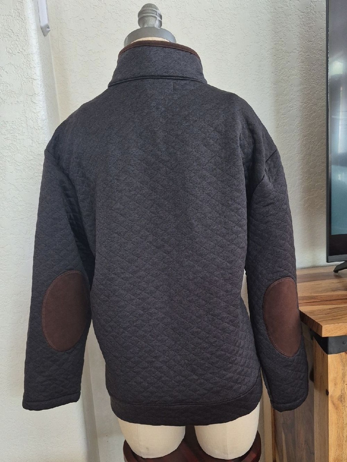 Cremieux Classics, Gray Quilted Jacket With Brown Elbow Patch