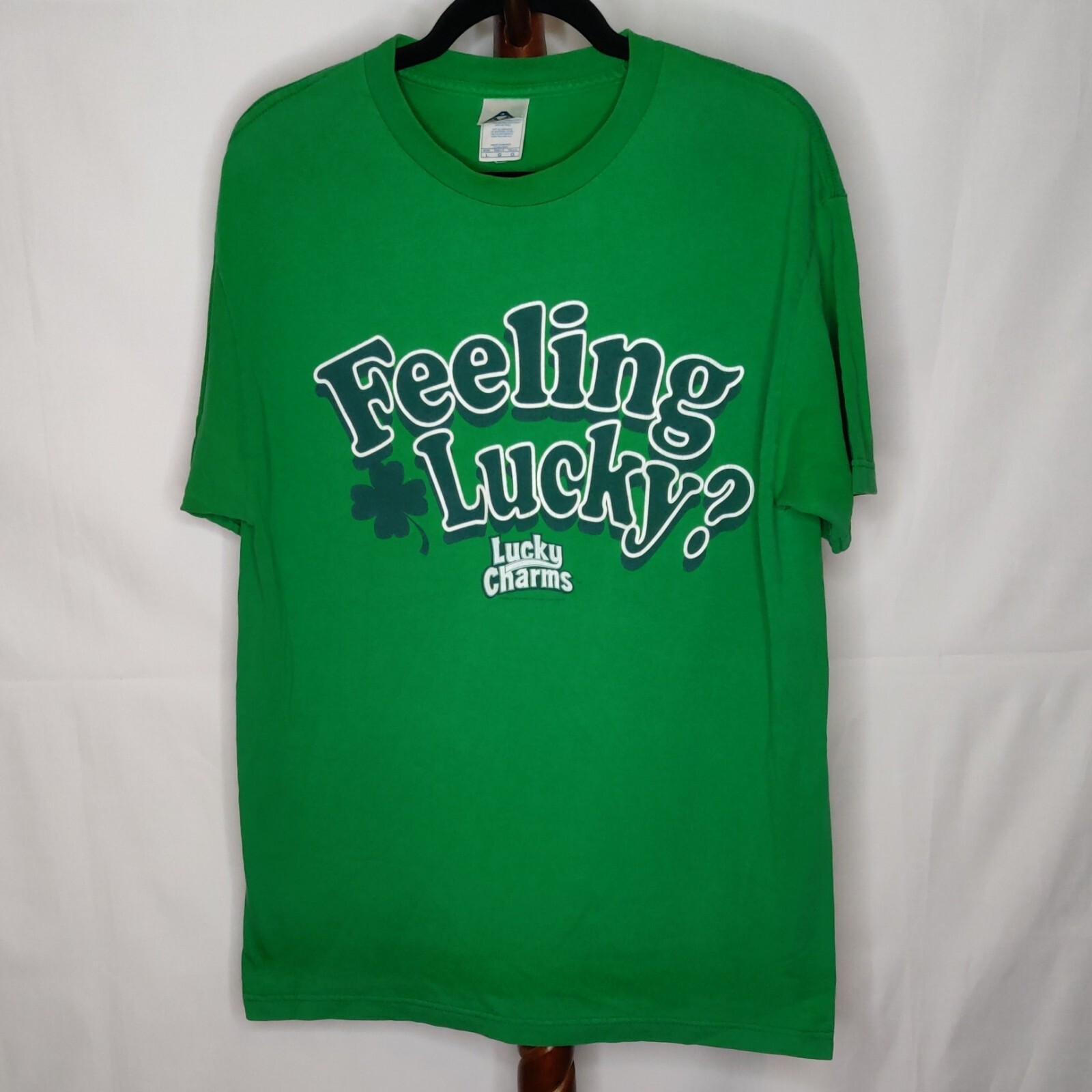 Alstyle Apparel mens L t-shirt green “Feeling Lucky” logo crew neck short sleeve