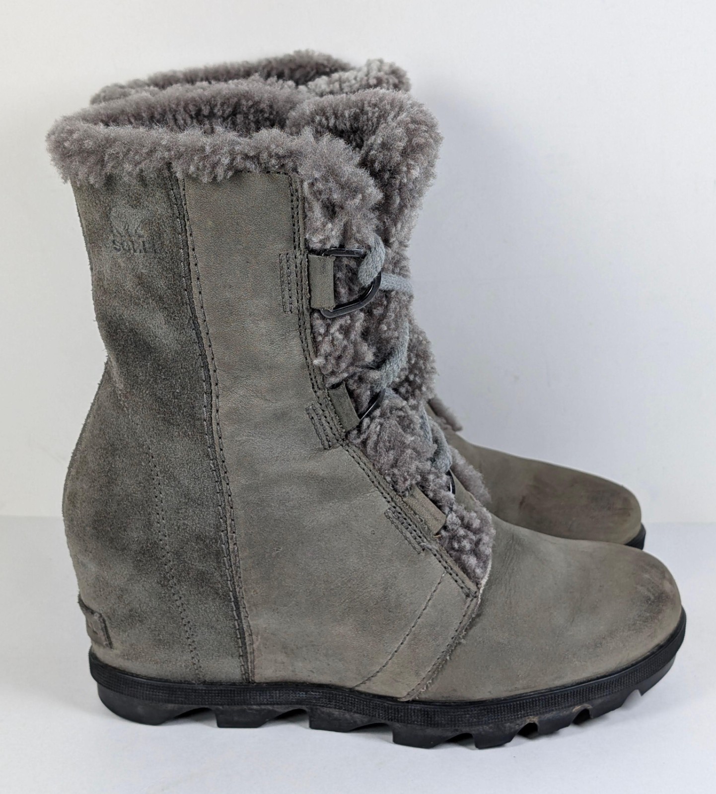 Sorel Joan of Arctic Wedge Shearling Women’s Size 8 M Gray Suede Boots Lace Up