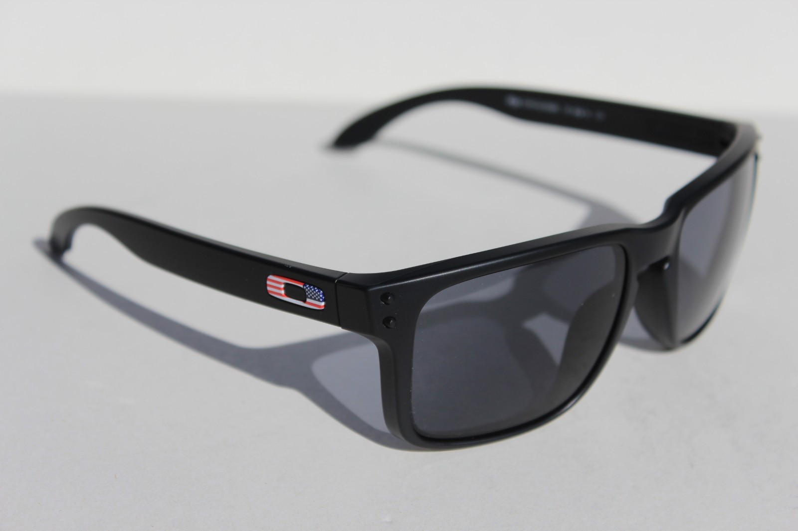 OAKLEY Holbrook Sunglasses Matte Black/Grey USA FLAG RARE OO9102-E6 NEW
