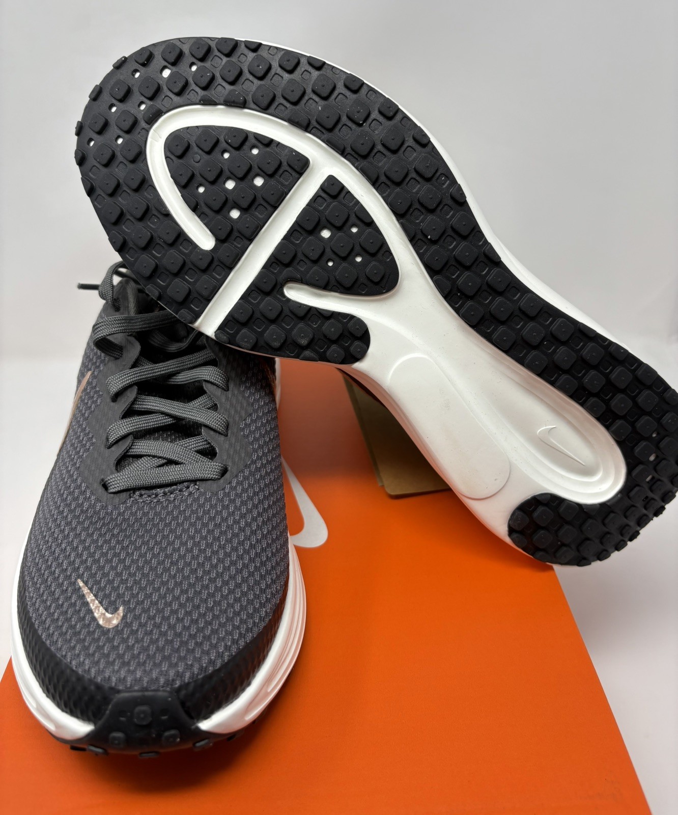 Nike Revolution 8 Ash Black Women’s Size 8 Shoes Athletic Running HJ8485-200 NEW